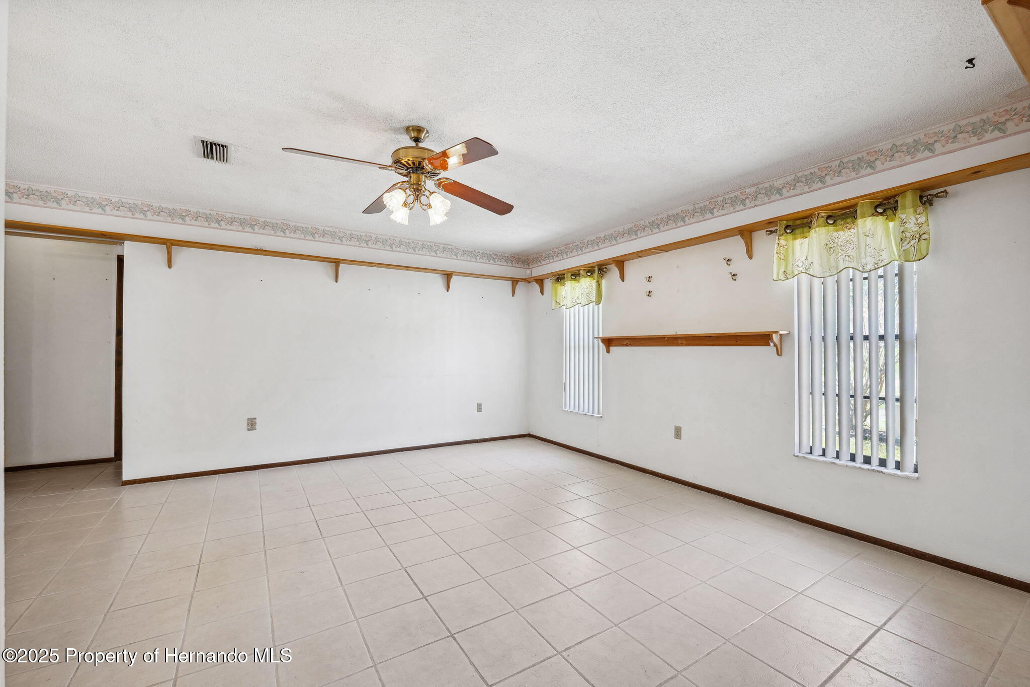 2482 Whitewood Avenue, Spring Hill, Florida image 9