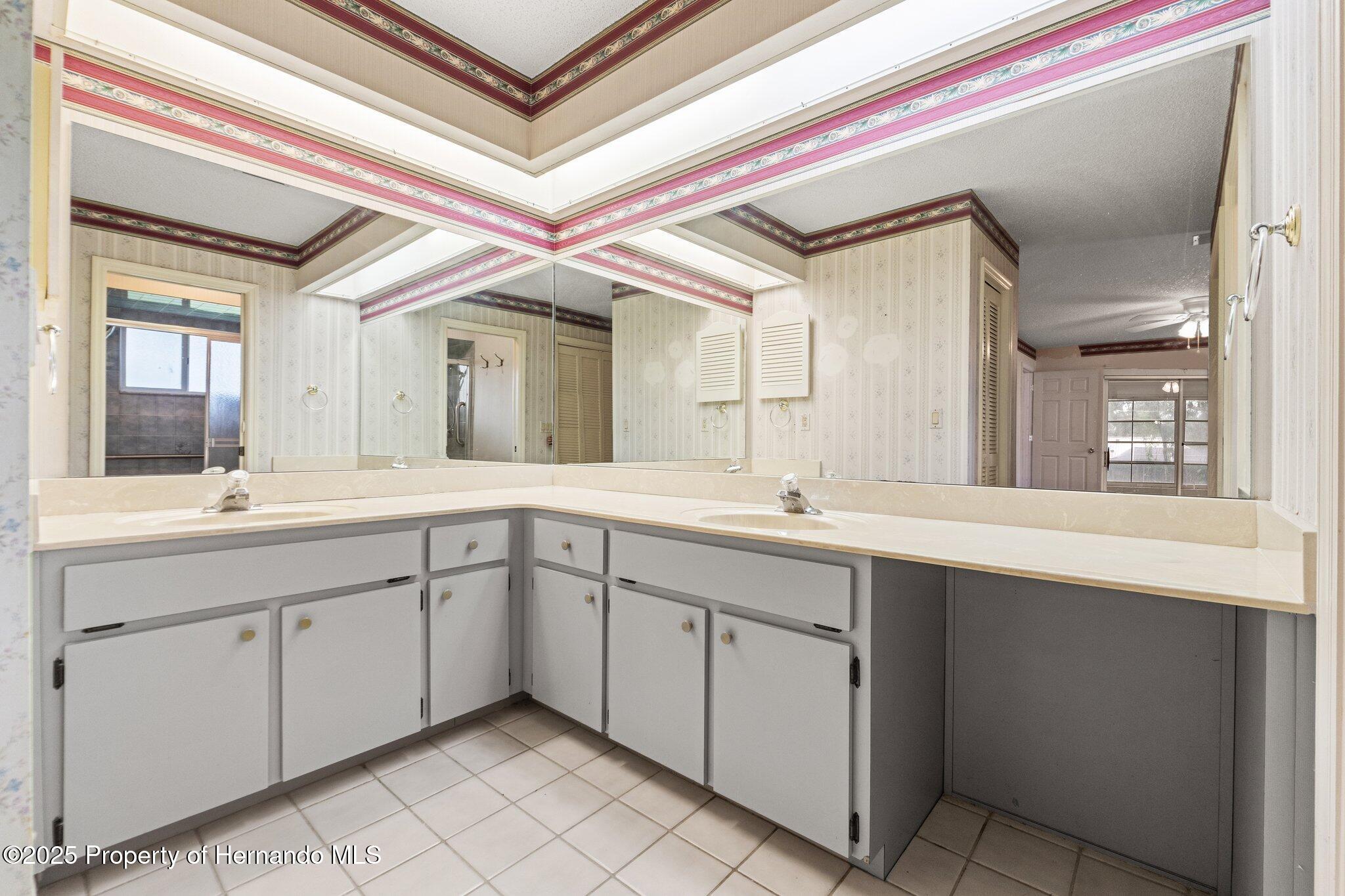 6058 Waycross Drive, Spring Hill, Florida image 11