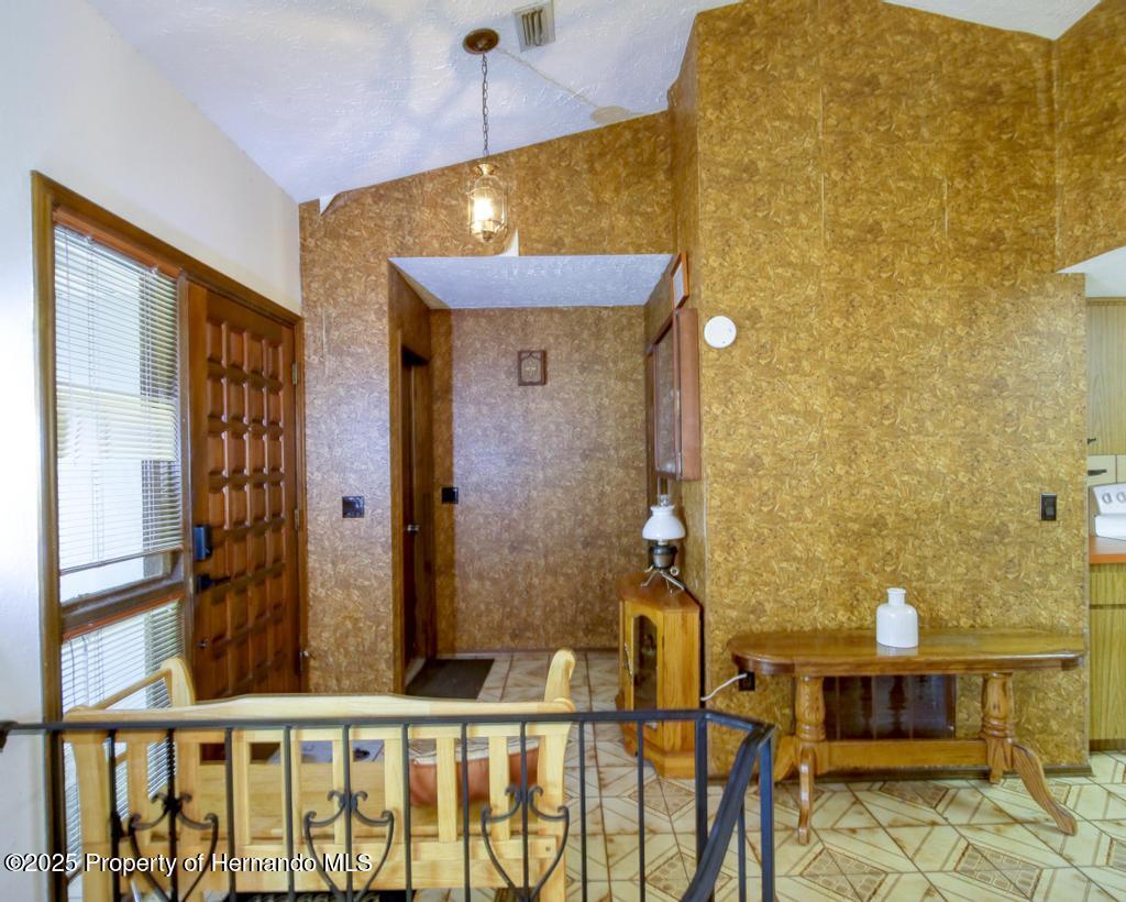 8664 Heather Boulevard, Weeki Wachee, Florida image 4