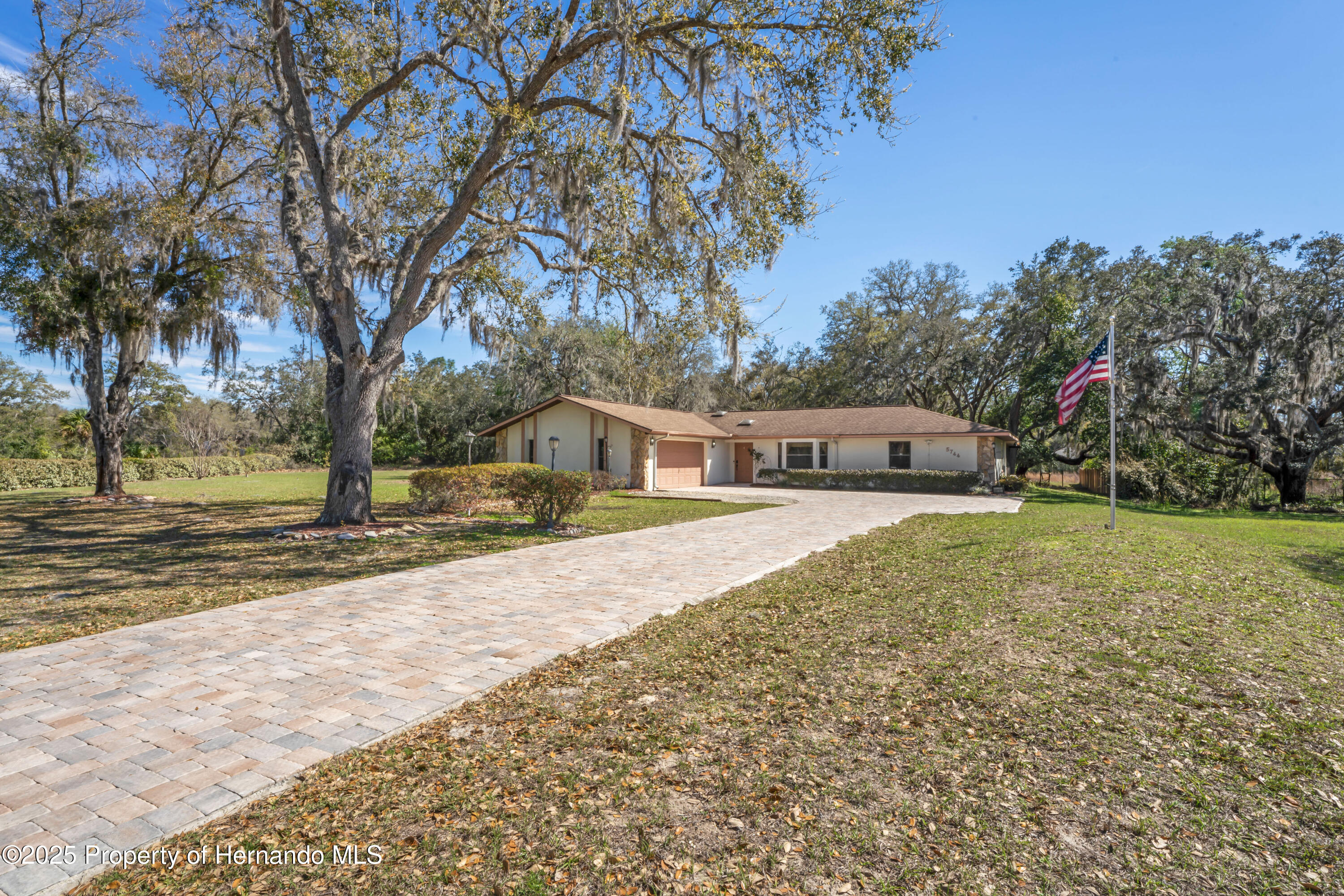 5744 E Jasmine Lane, Inverness, Florida image 5