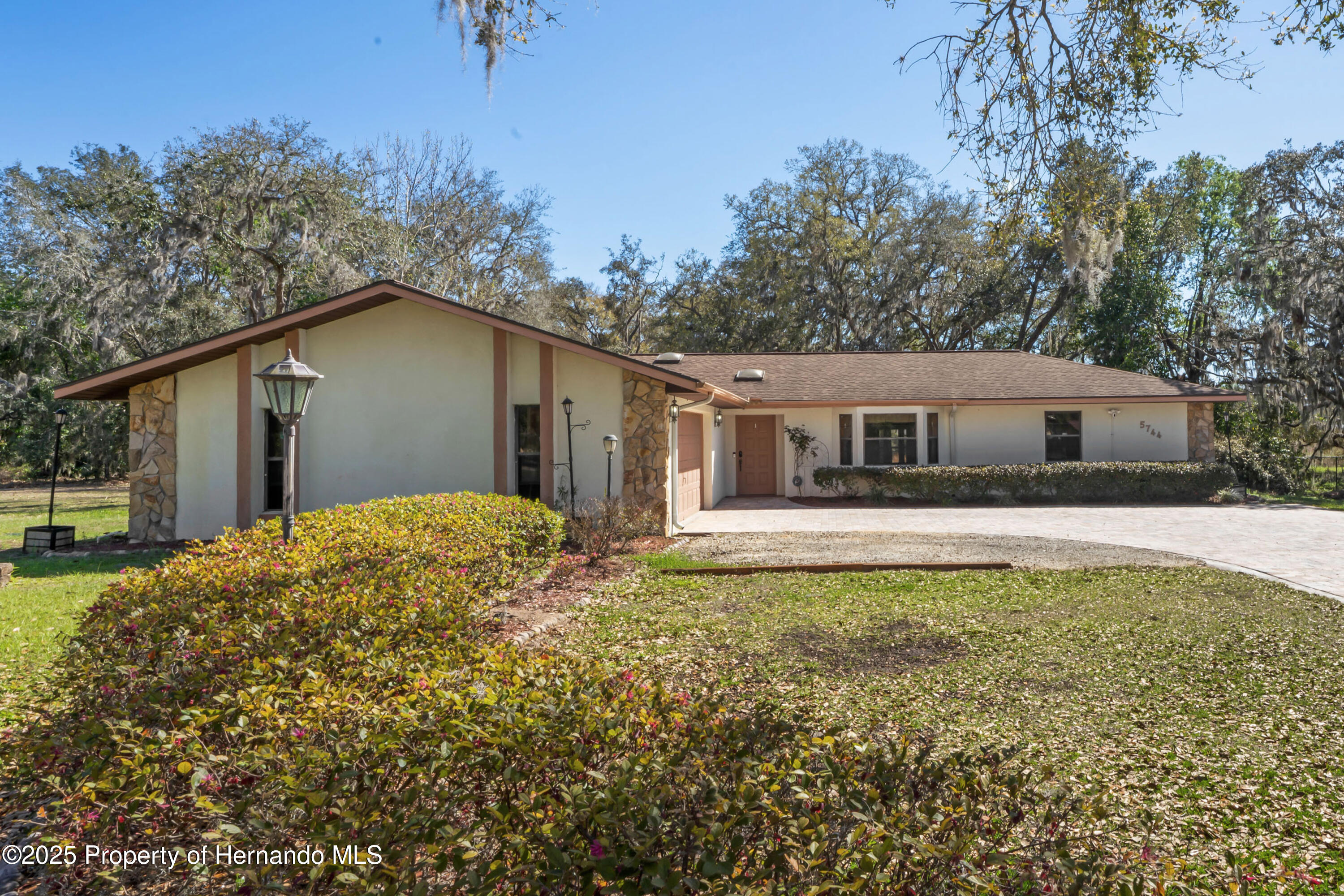 5744 E Jasmine Lane, Inverness, Florida image 4