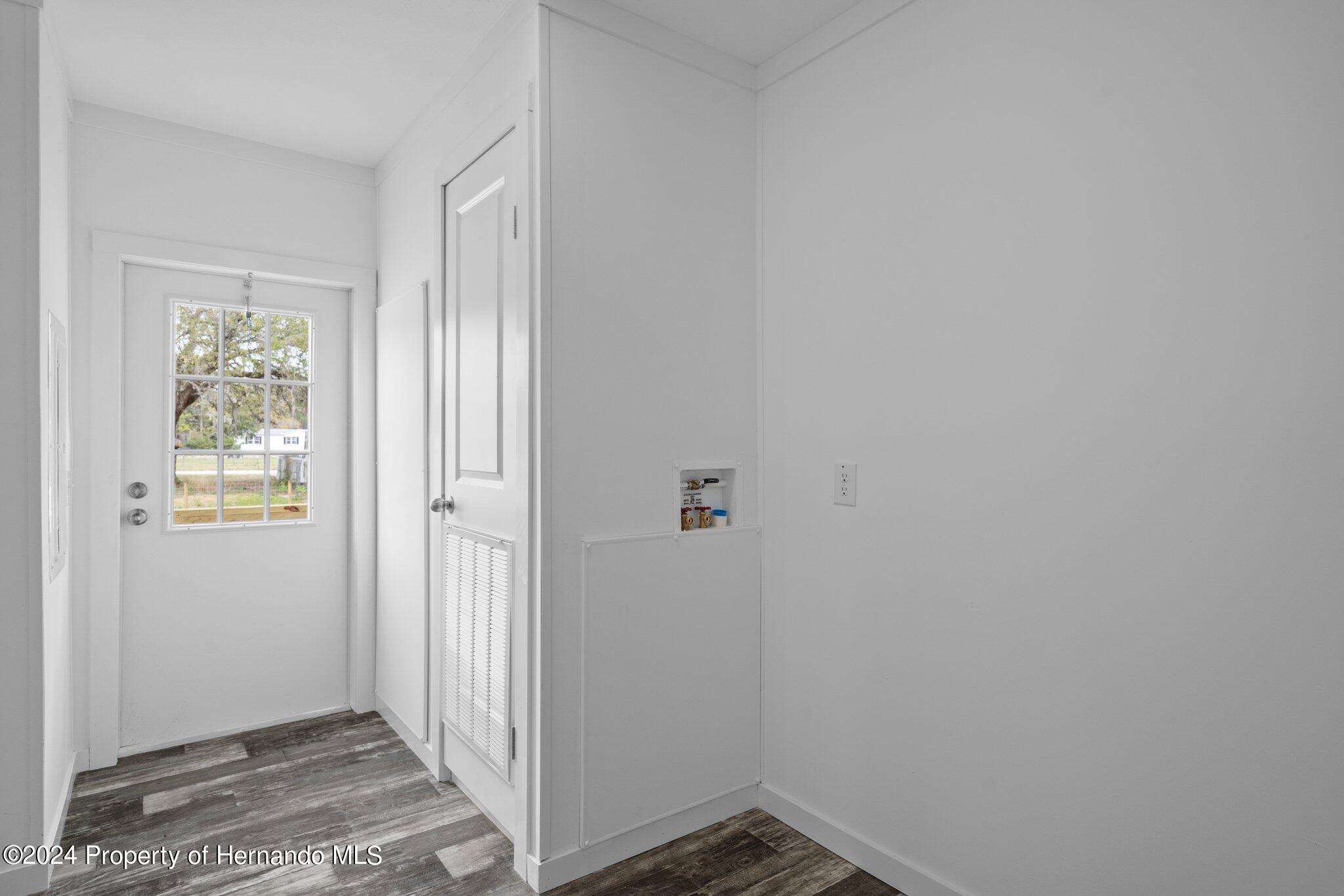 Spring Hill, Florida 34604, United States, 3 Bedrooms Bedrooms, ,2 BathroomsBathrooms,Residential,Pending,33065