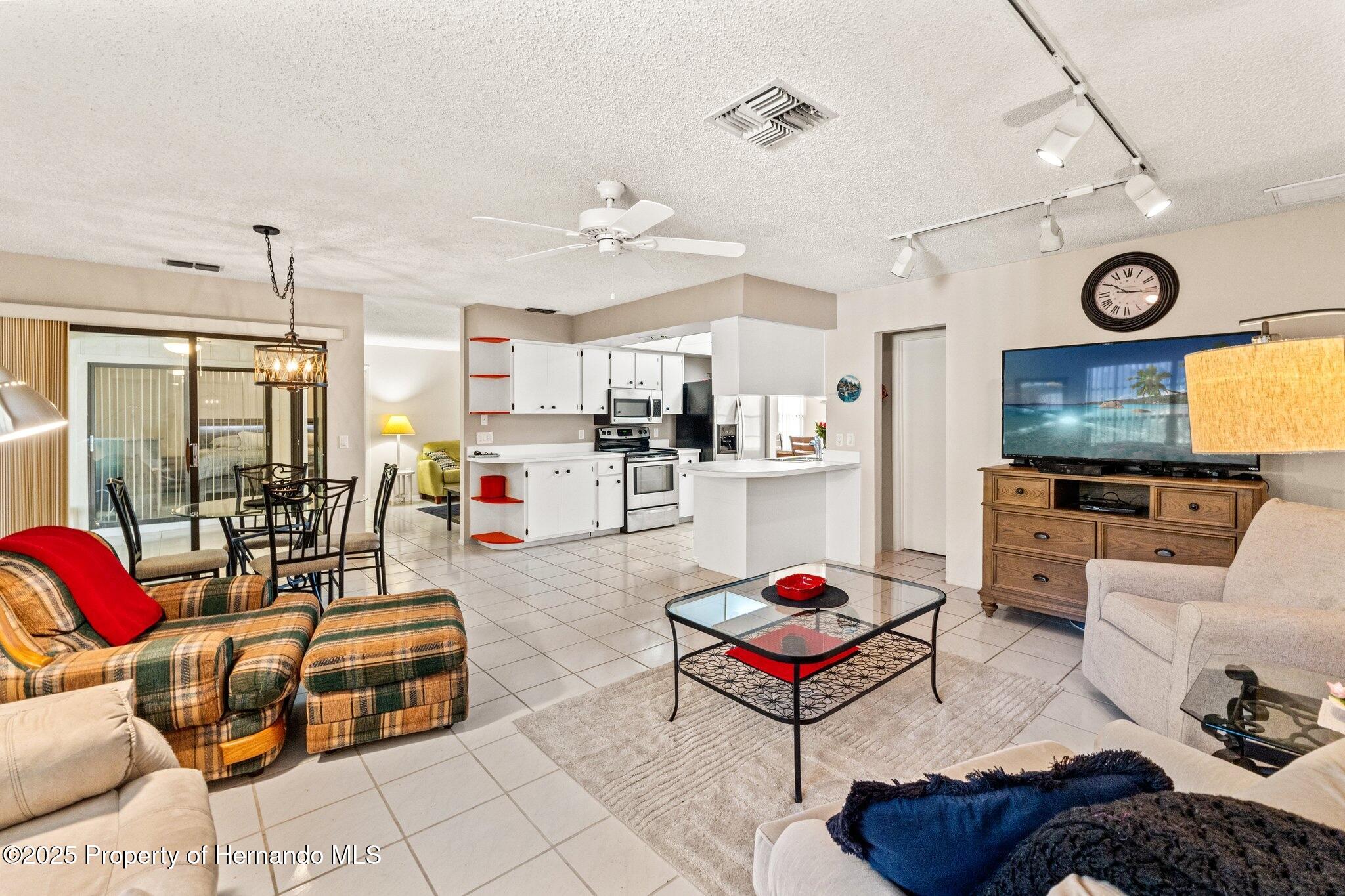 6652 Brambleleaf Drive, Spring Hill, Florida image 24