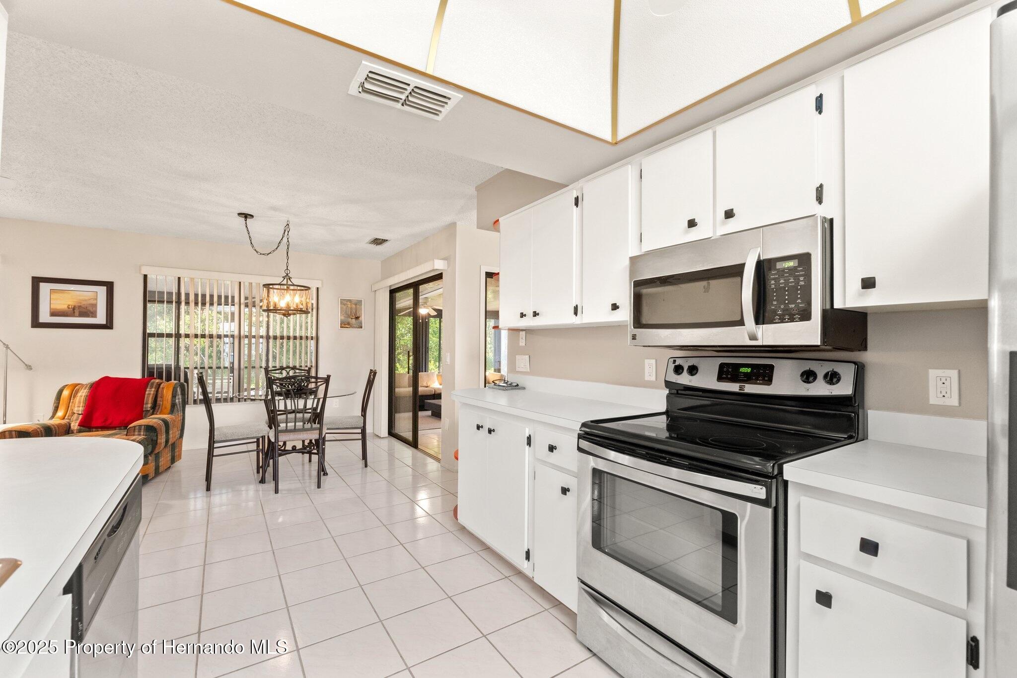 6652 Brambleleaf Drive, Spring Hill, Florida image 22