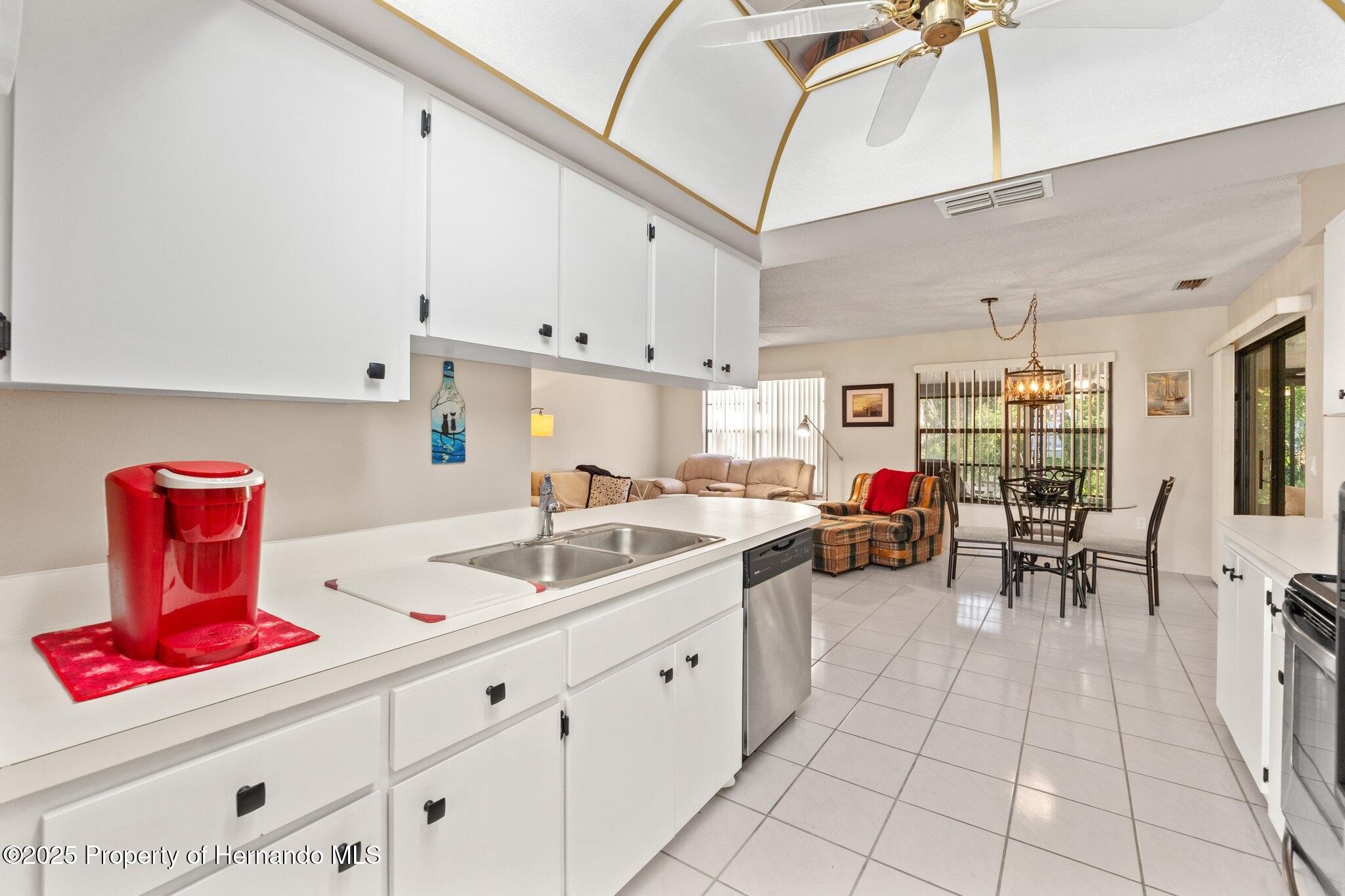 6652 Brambleleaf Drive, Spring Hill, Florida image 21