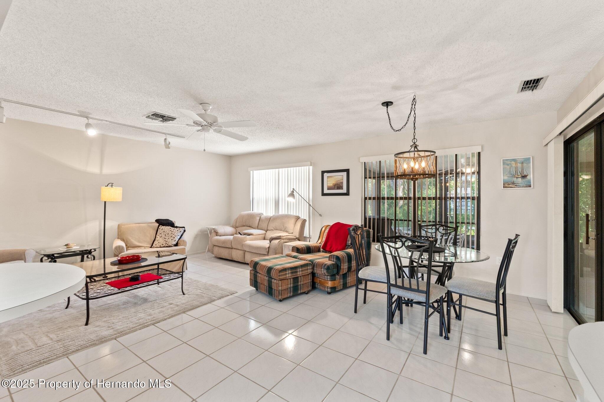 6652 Brambleleaf Drive, Spring Hill, Florida image 19