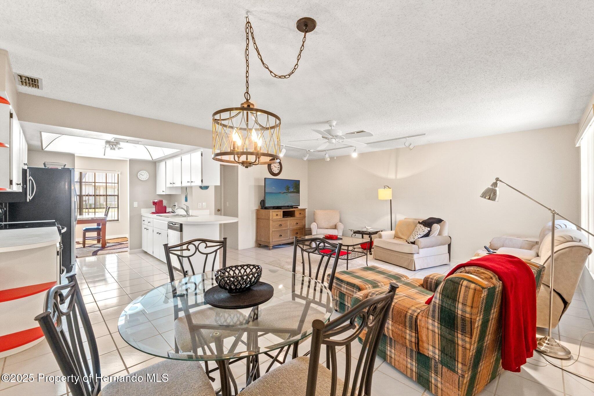 6652 Brambleleaf Drive, Spring Hill, Florida image 23
