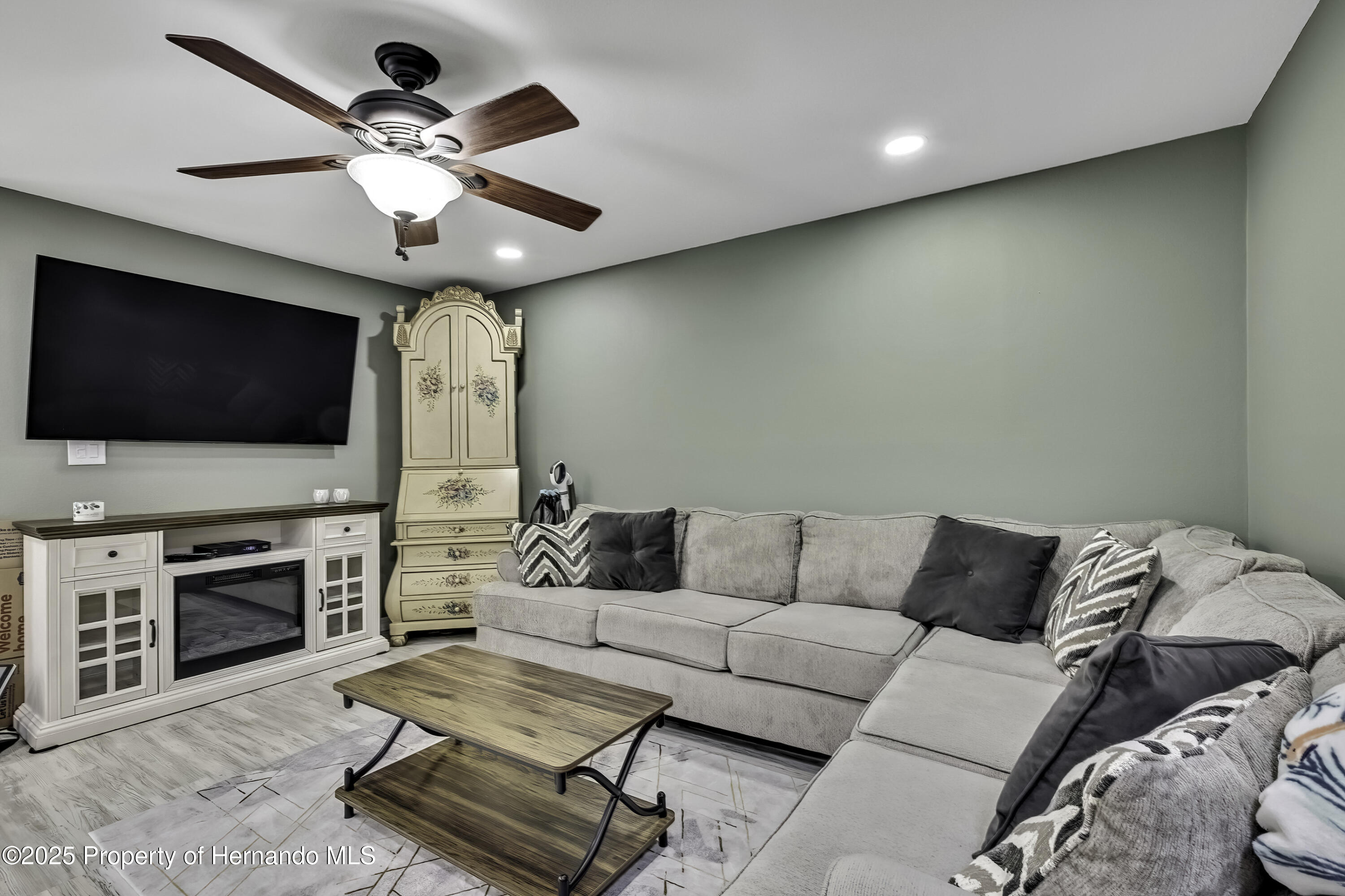 6395 Pinestand Court, Spring Hill, Florida image 9
