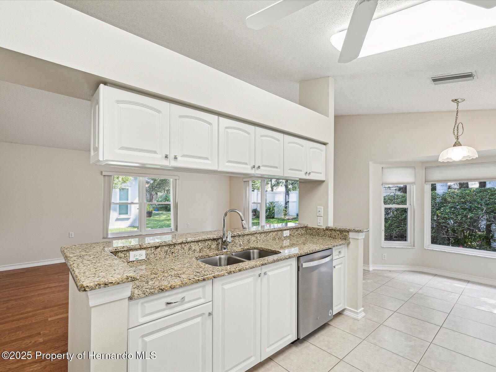 8248 Sugarbush Drive, Spring Hill, Florida image 16