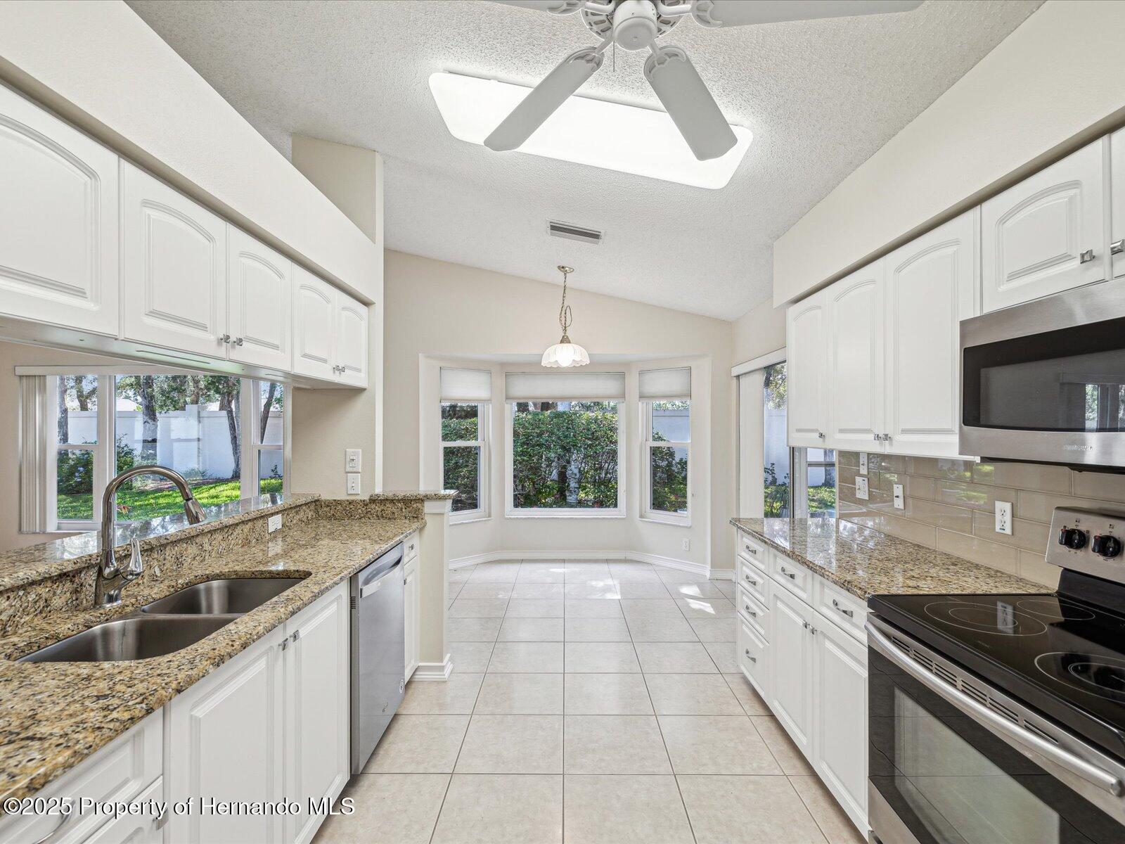 8248 Sugarbush Drive, Spring Hill, Florida image 15