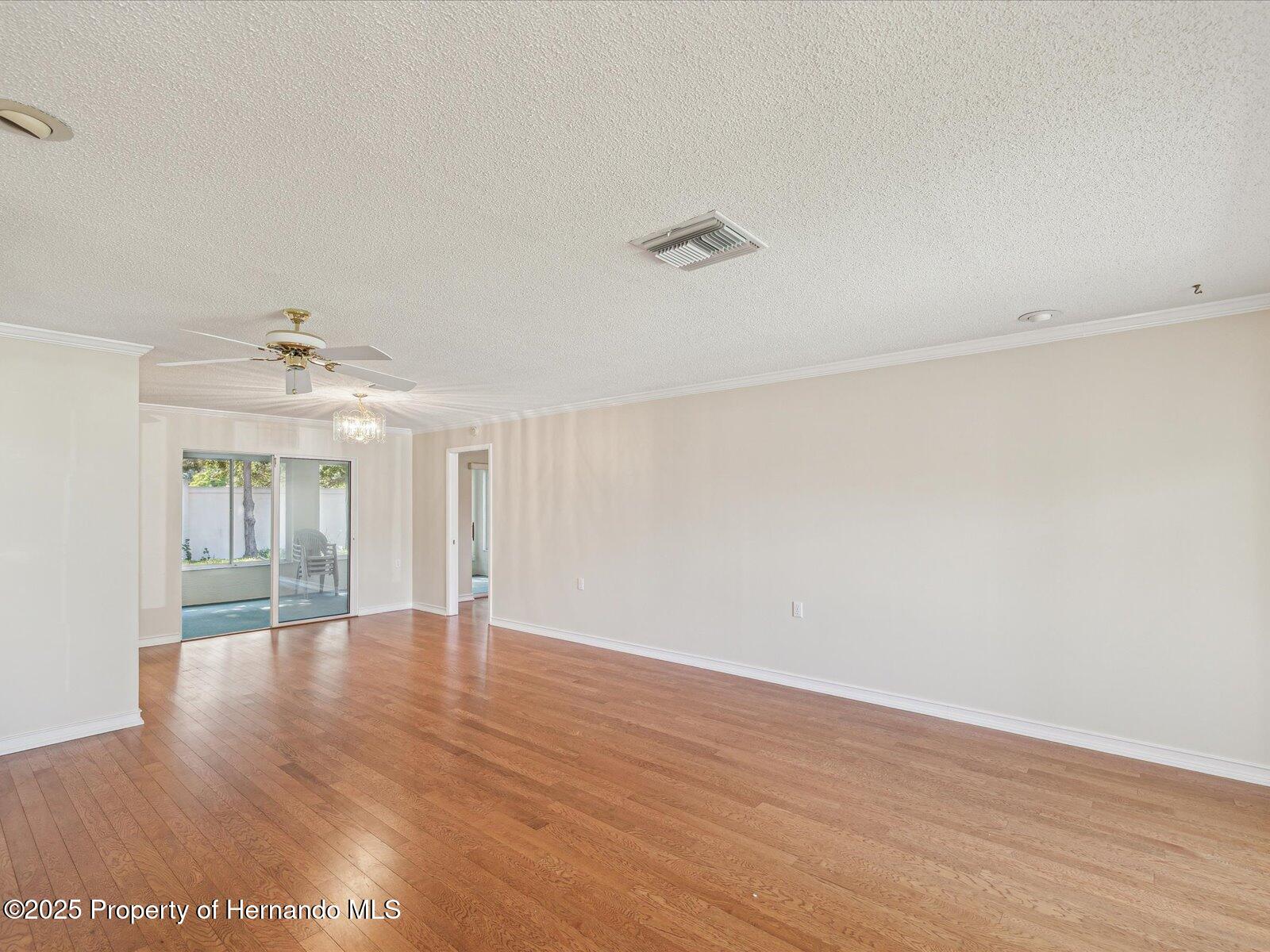 8248 Sugarbush Drive, Spring Hill, Florida image 9