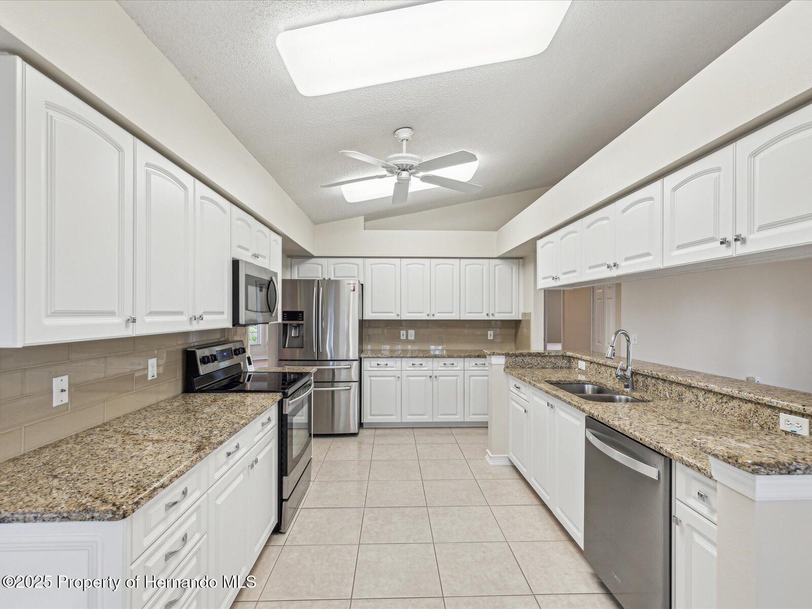 8248 Sugarbush Drive, Spring Hill, Florida image 14