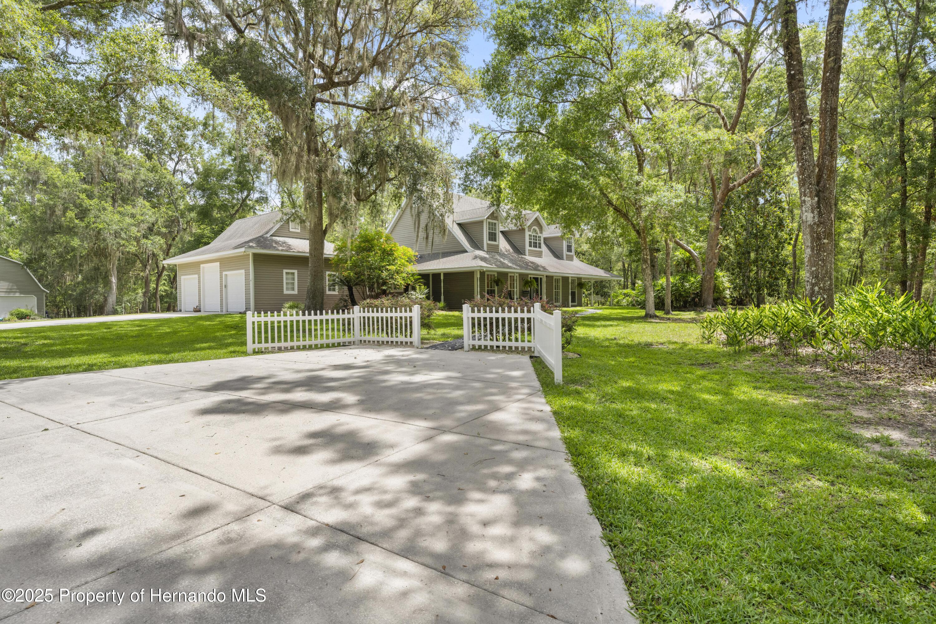 27091 Country Oak Drive, Brooksville, Florida image 1