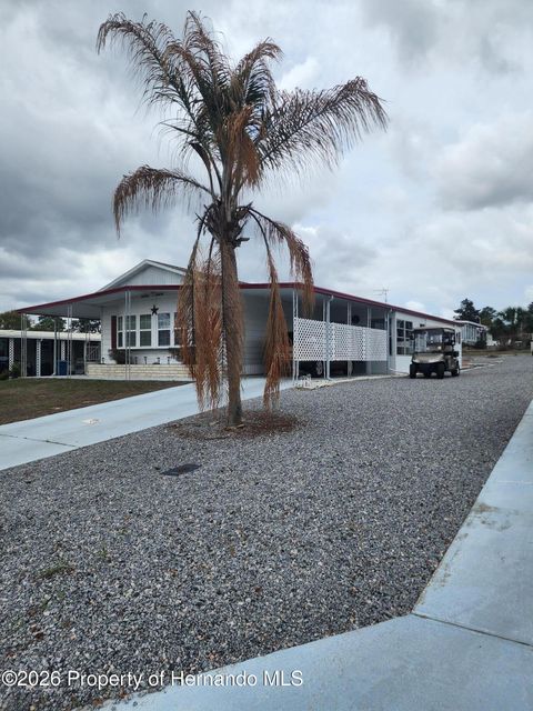 Mobile Home For Sale - 8271 Modena Avenue<br/> Brooksville, FL 34613