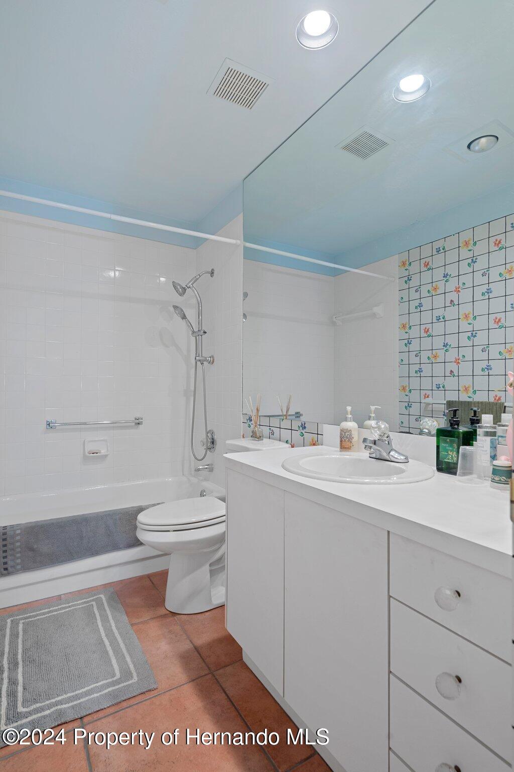 3160 Whispering Pines Court, Spring Hill, Florida image 23