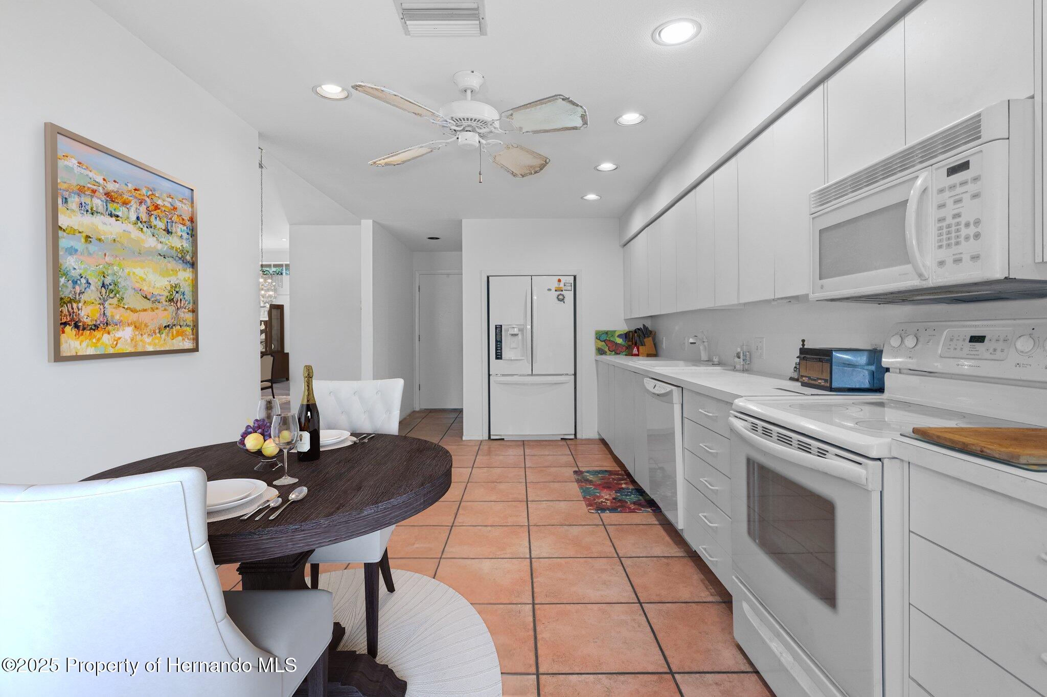 3160 Whispering Pines Court, Spring Hill, Florida image 13