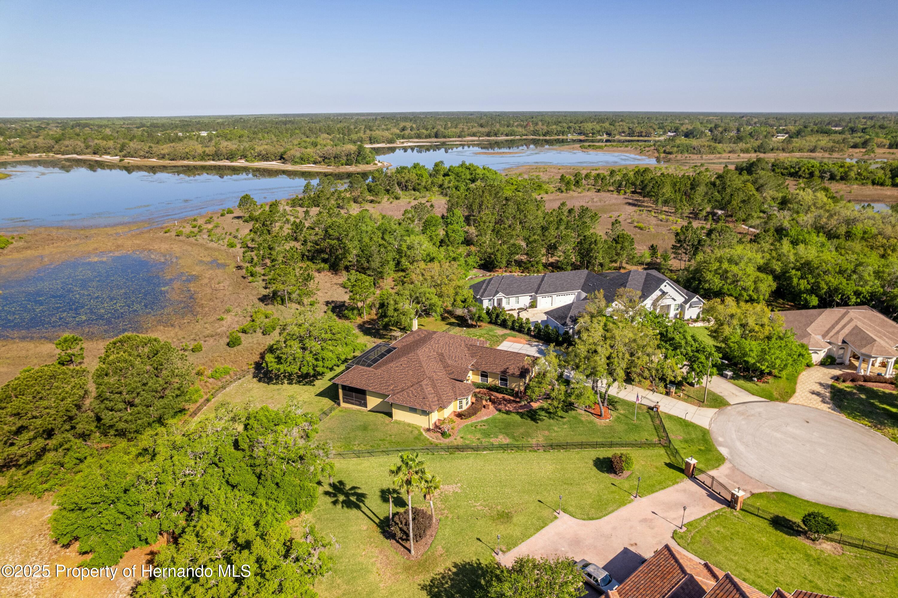 9641 Tooke Shore Drive, Weeki Wachee, Florida image 13