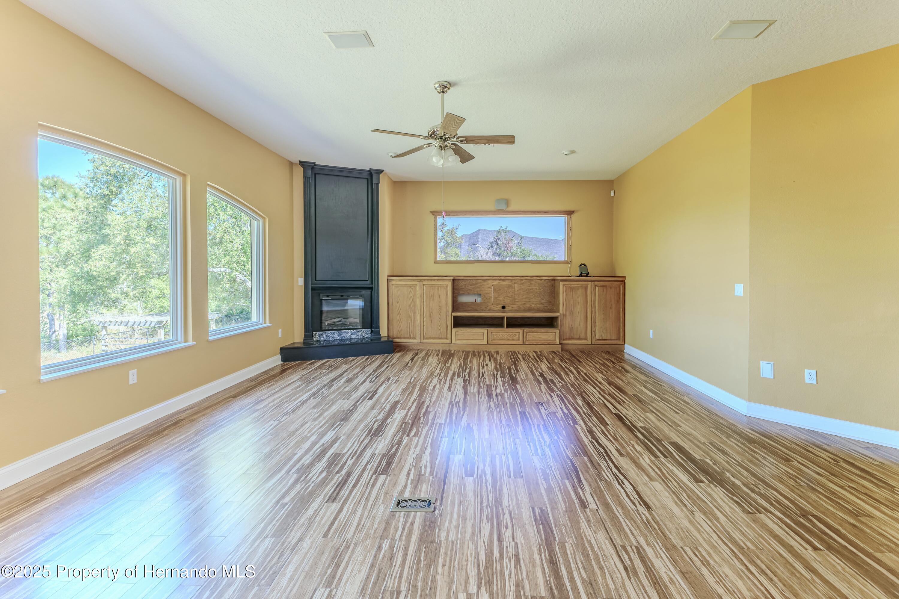 9641 Tooke Shore Drive, Weeki Wachee, Florida image 31