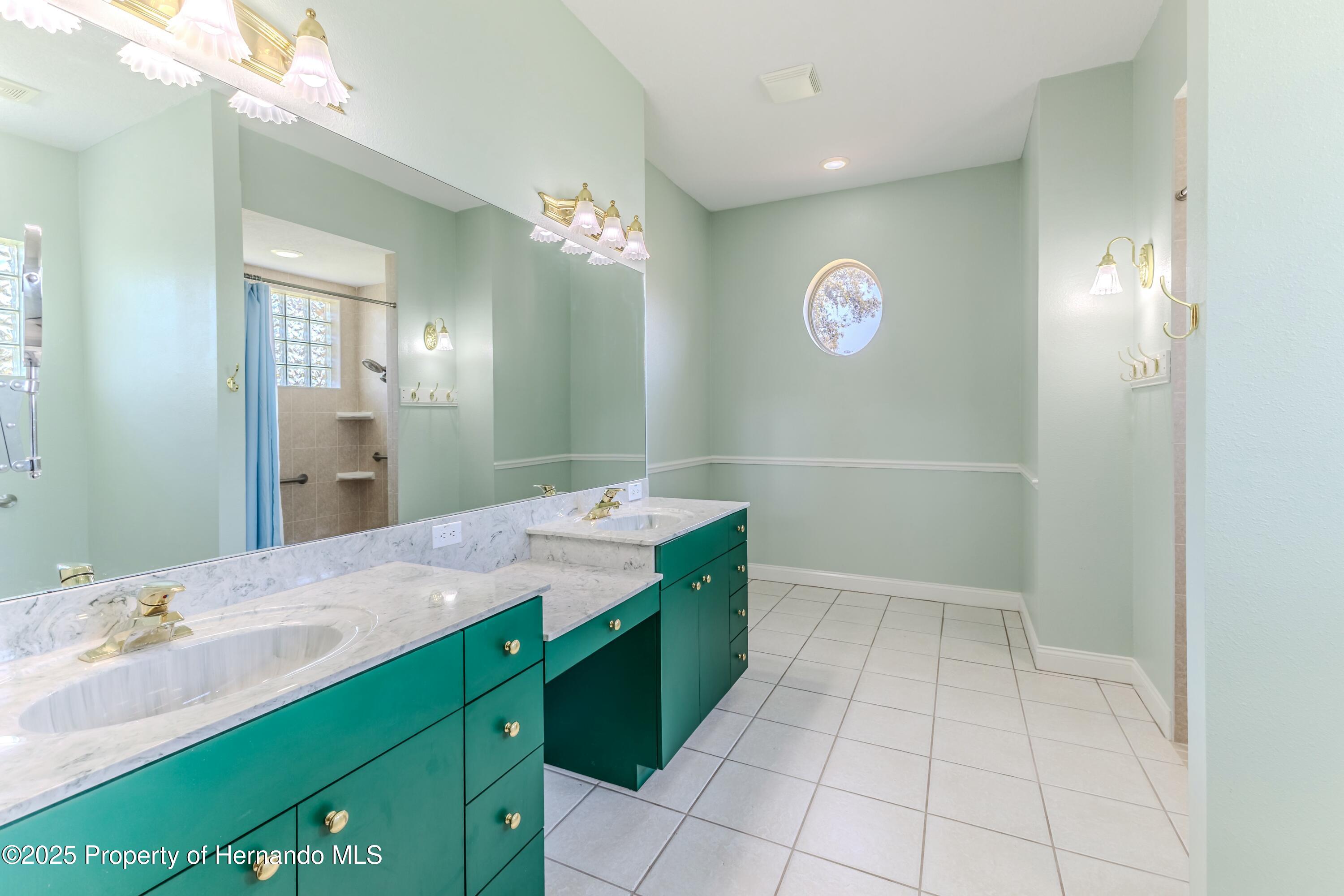 9641 Tooke Shore Drive, Weeki Wachee, Florida image 42
