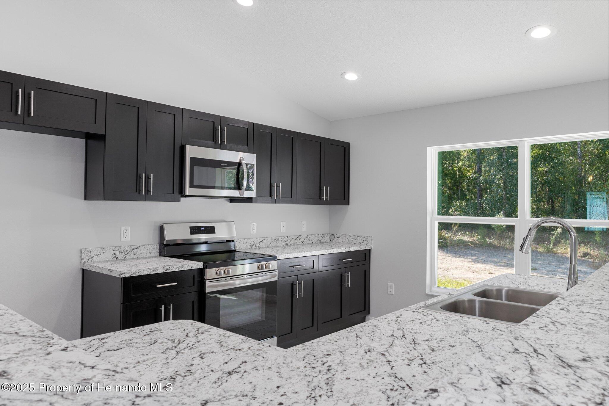 11388 Paramount Avenue, Weeki Wachee, Florida image 10