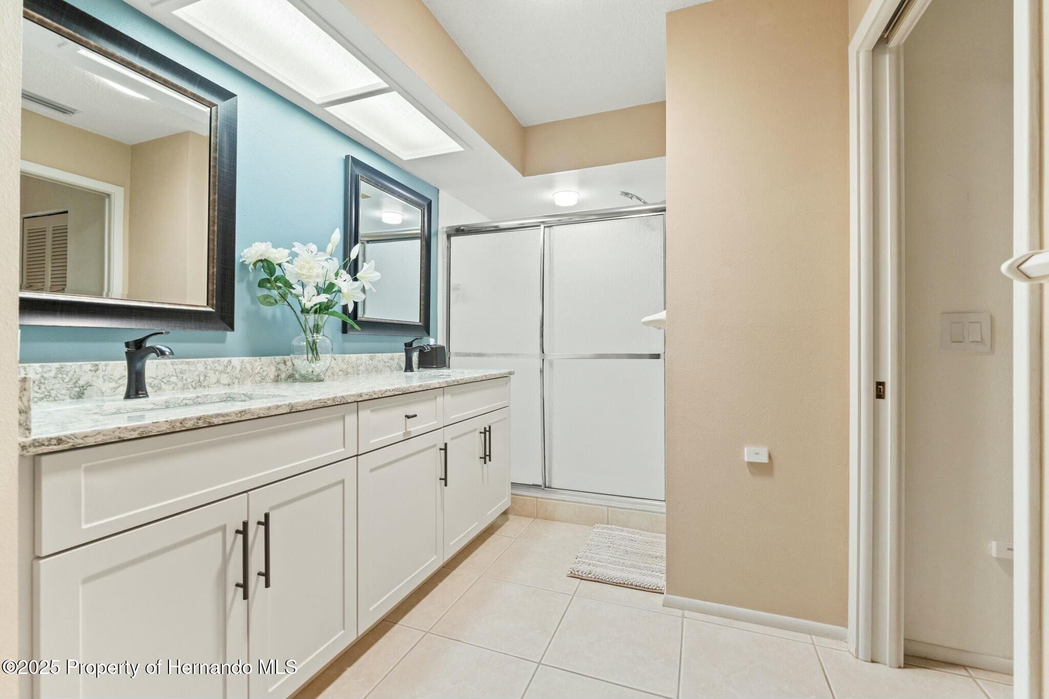6735 Oak Cluster Circle, Spring Hill, Florida image 19