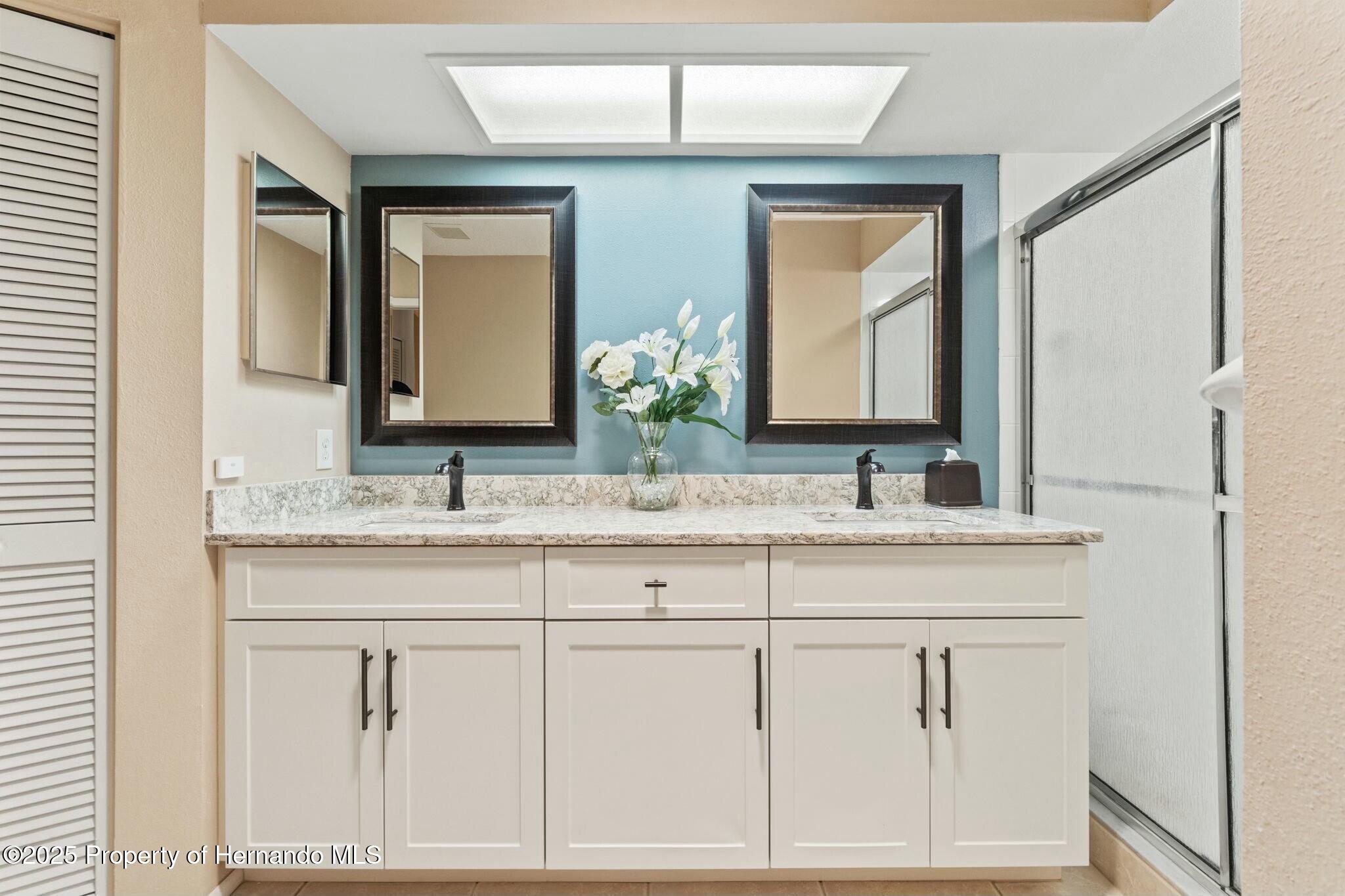 6735 Oak Cluster Circle, Spring Hill, Florida image 18