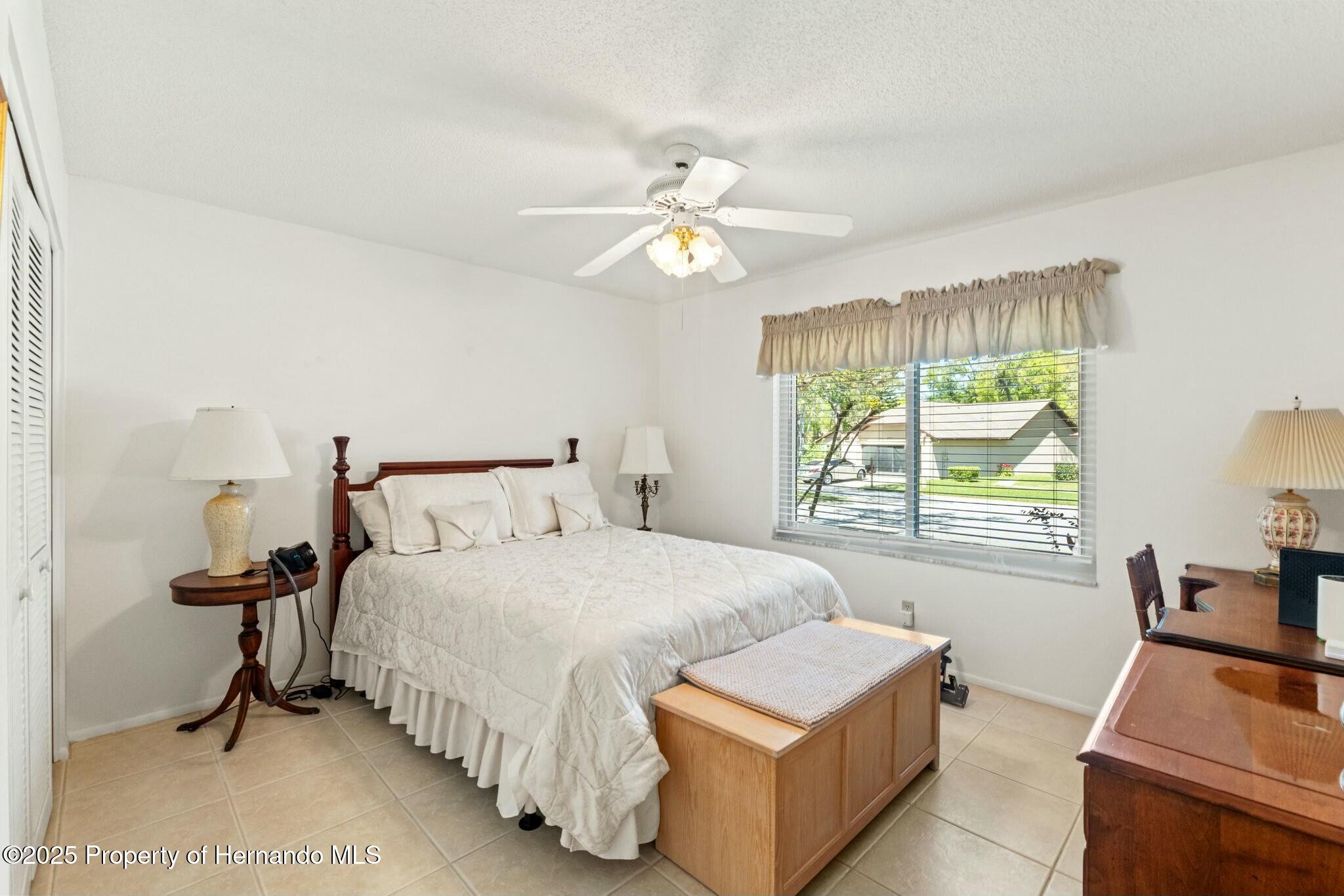 6735 Oak Cluster Circle, Spring Hill, Florida image 20