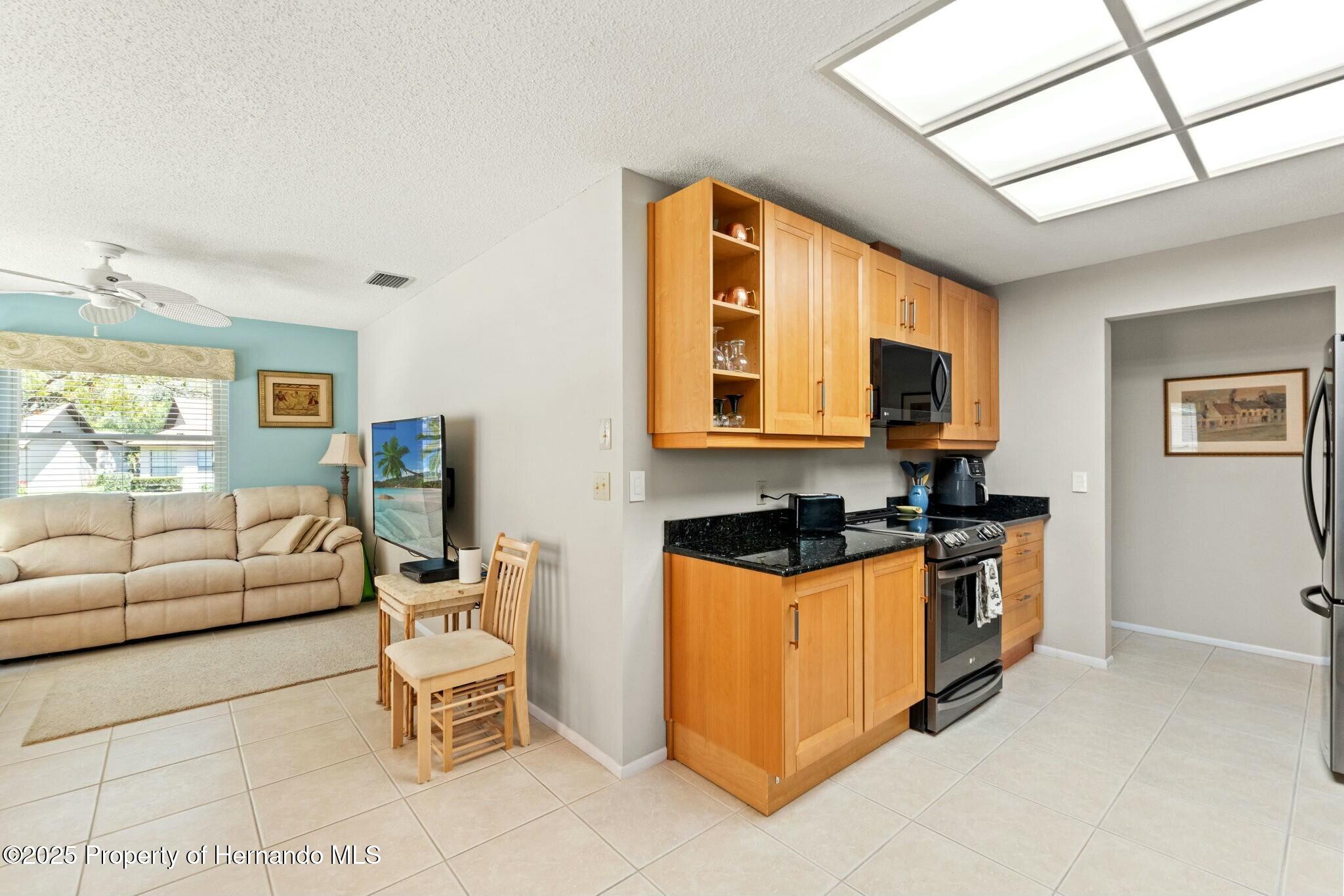 6735 Oak Cluster Circle, Spring Hill, Florida image 15