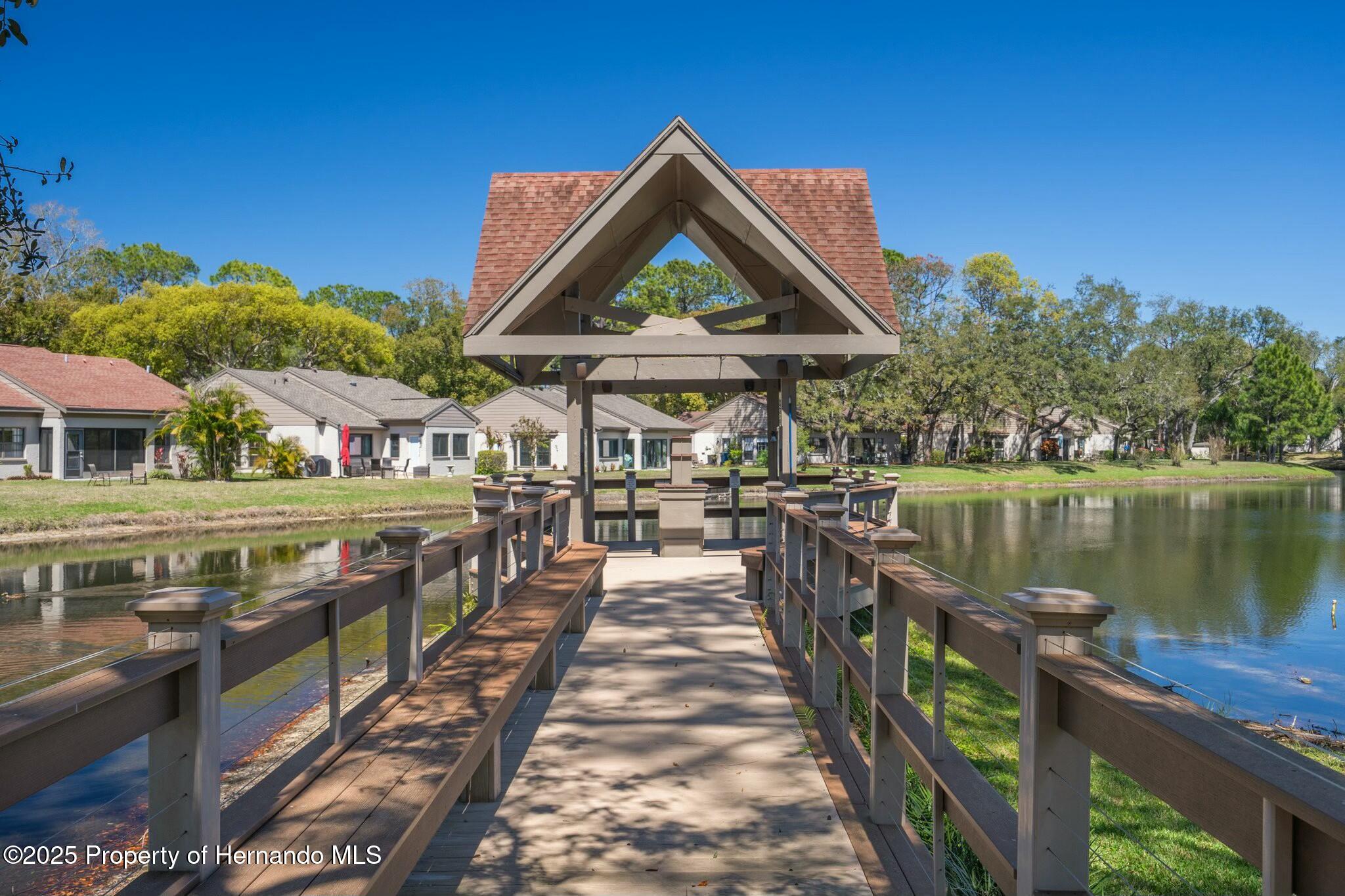 6735 Oak Cluster Circle, Spring Hill, Florida image 34
