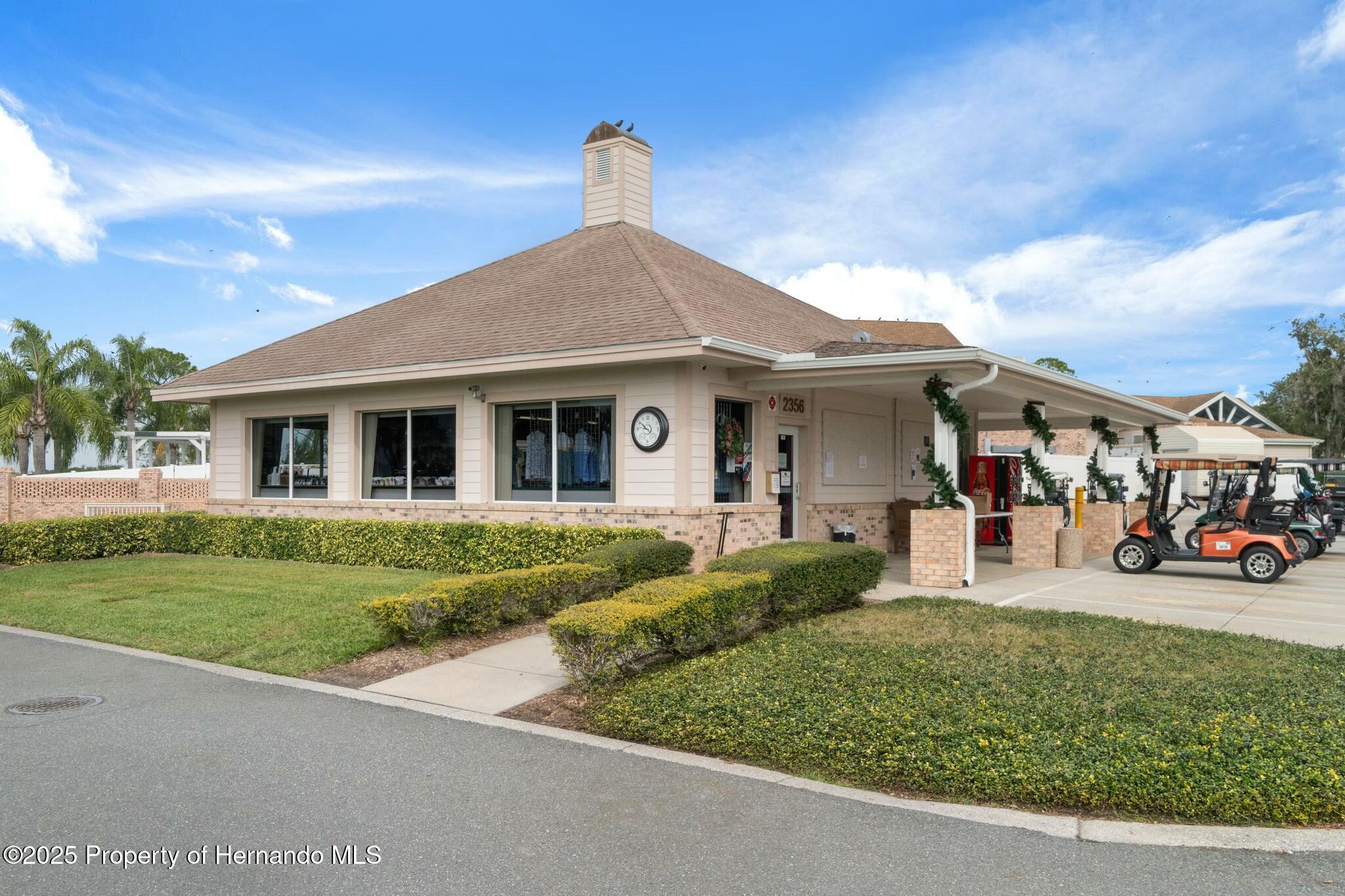 6735 Oak Cluster Circle, Spring Hill, Florida image 46