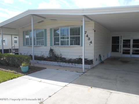 Homes For Sale - 7434 Dinsmore Street<br/> Brooksville, FL 34613