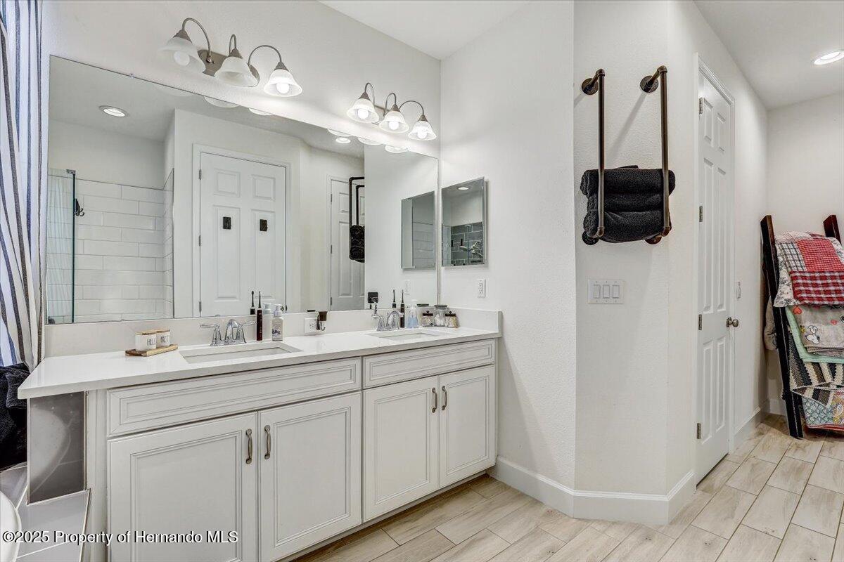 34159 Astoria Circle, Wesley Chapel, Florida image 25