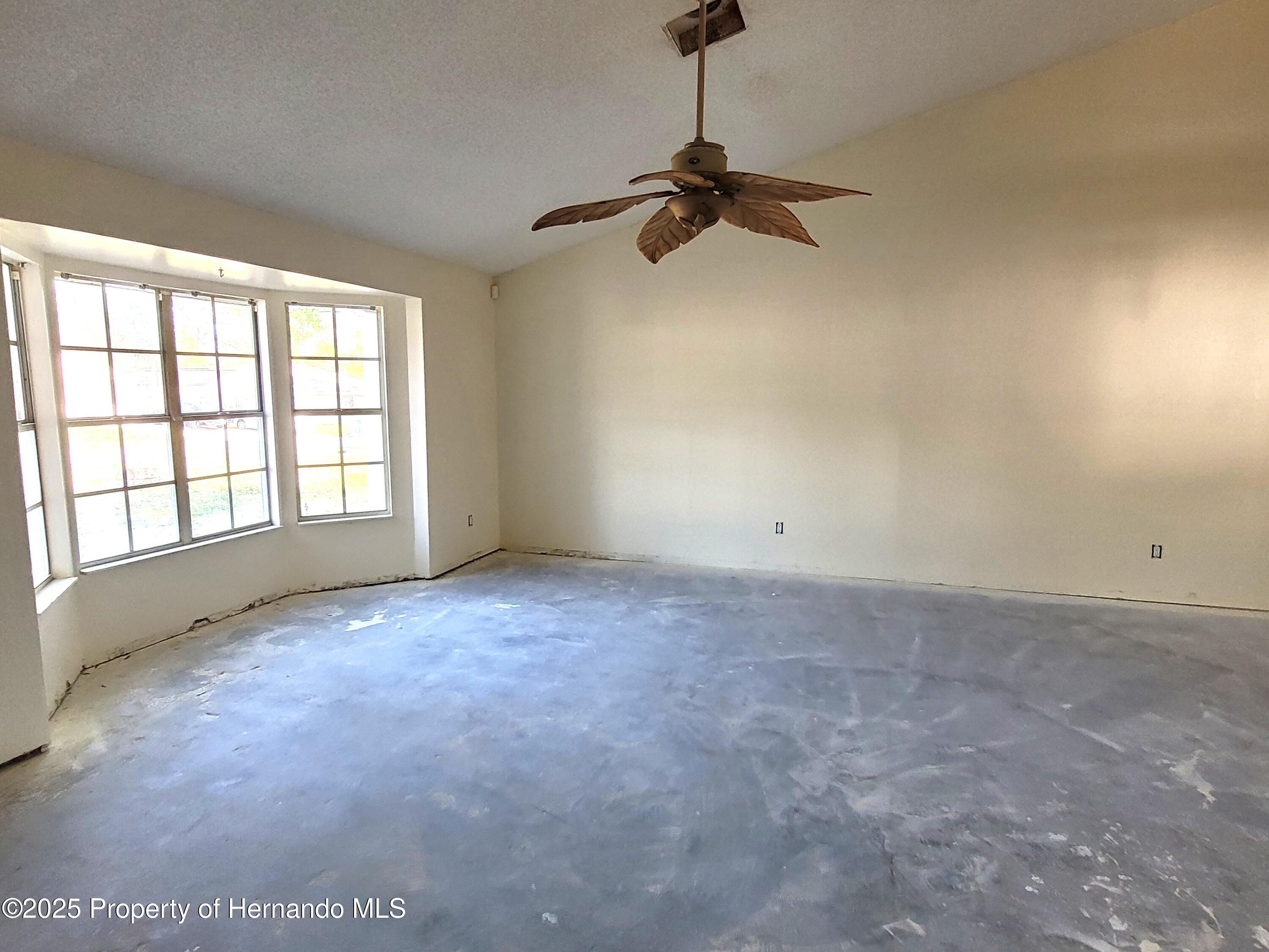 10444 Fordham Street, Spring Hill, Florida image 5