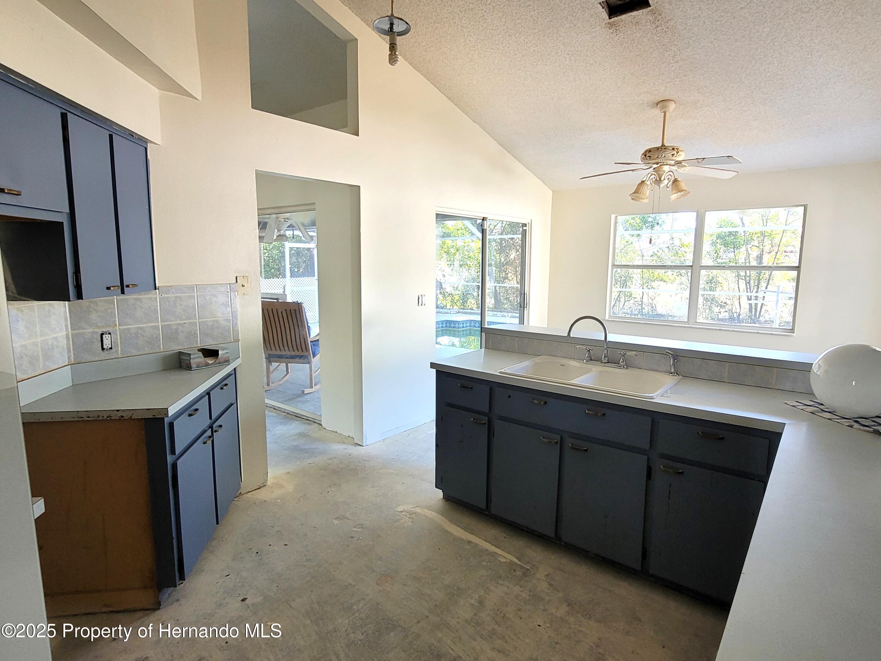 10444 Fordham Street, Spring Hill, Florida image 8