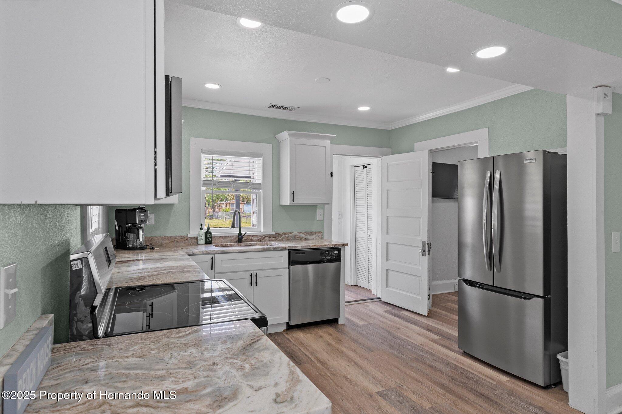 7252 Coventry Court, Weeki Wachee, Florida image 13