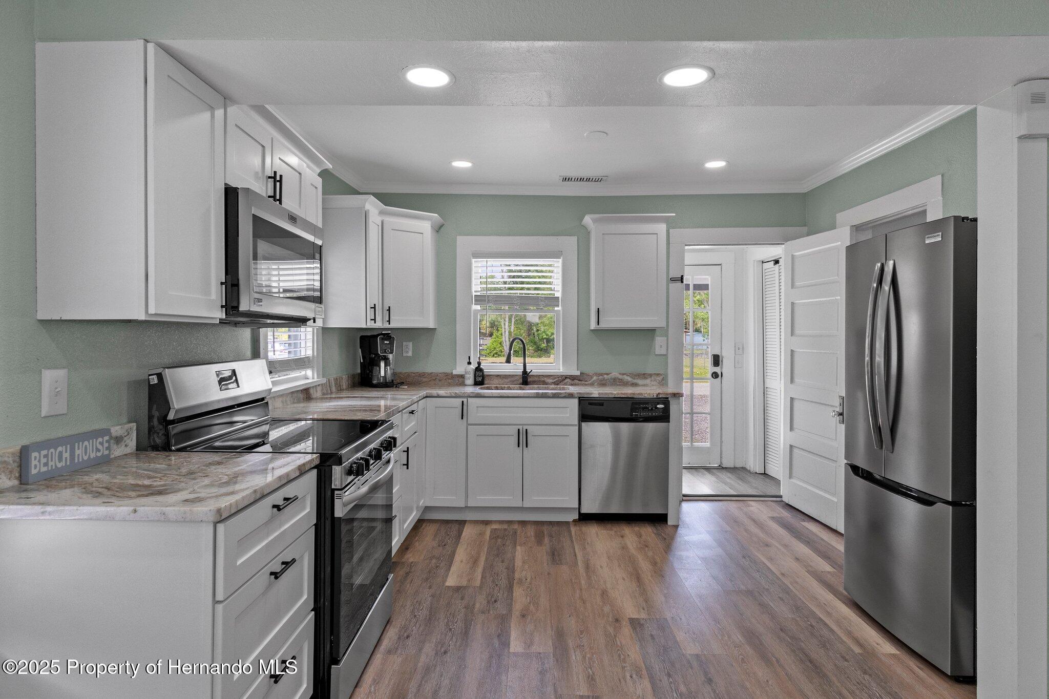 7252 Coventry Court, Weeki Wachee, Florida image 12