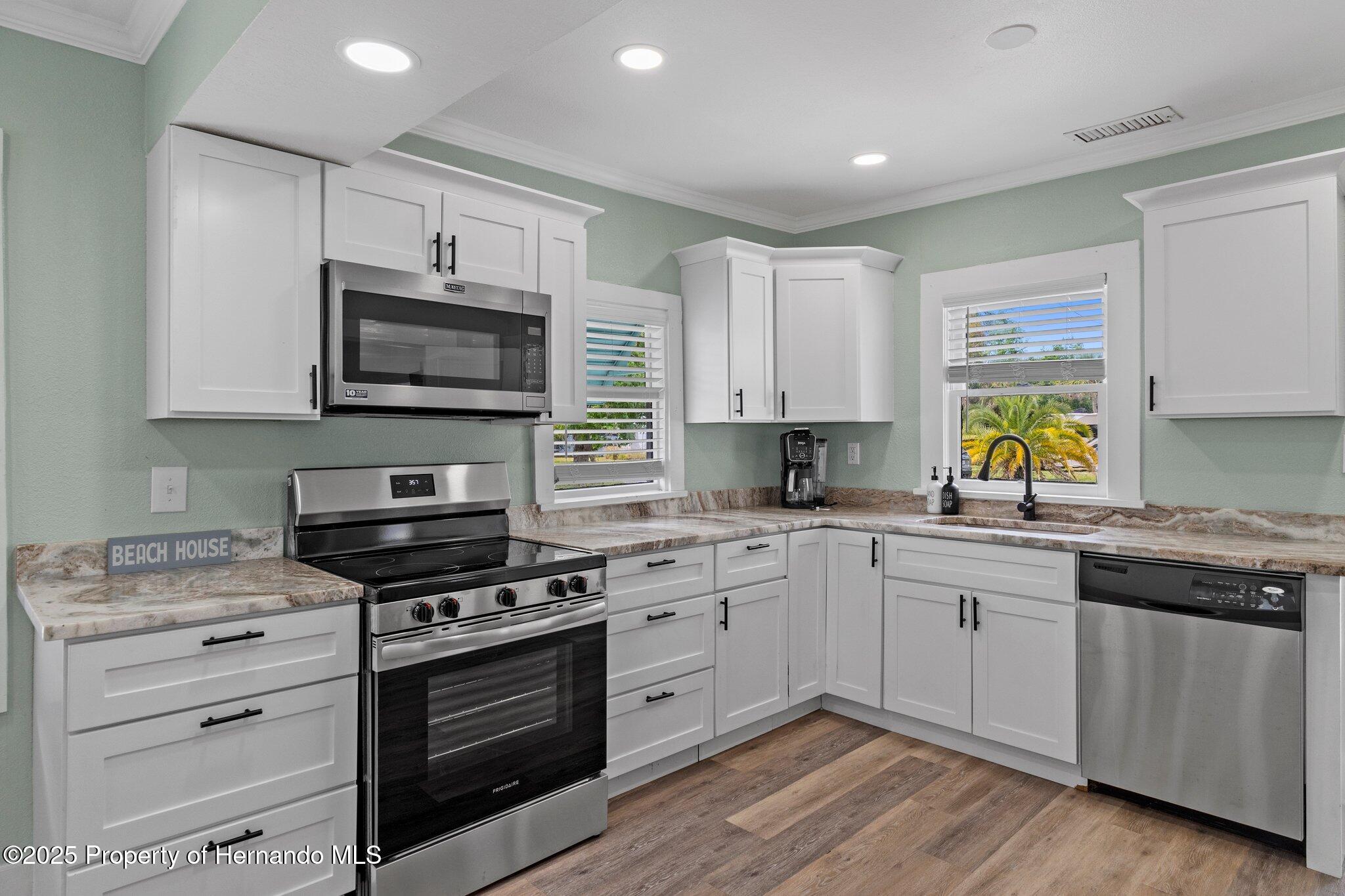 7252 Coventry Court, Weeki Wachee, Florida image 11