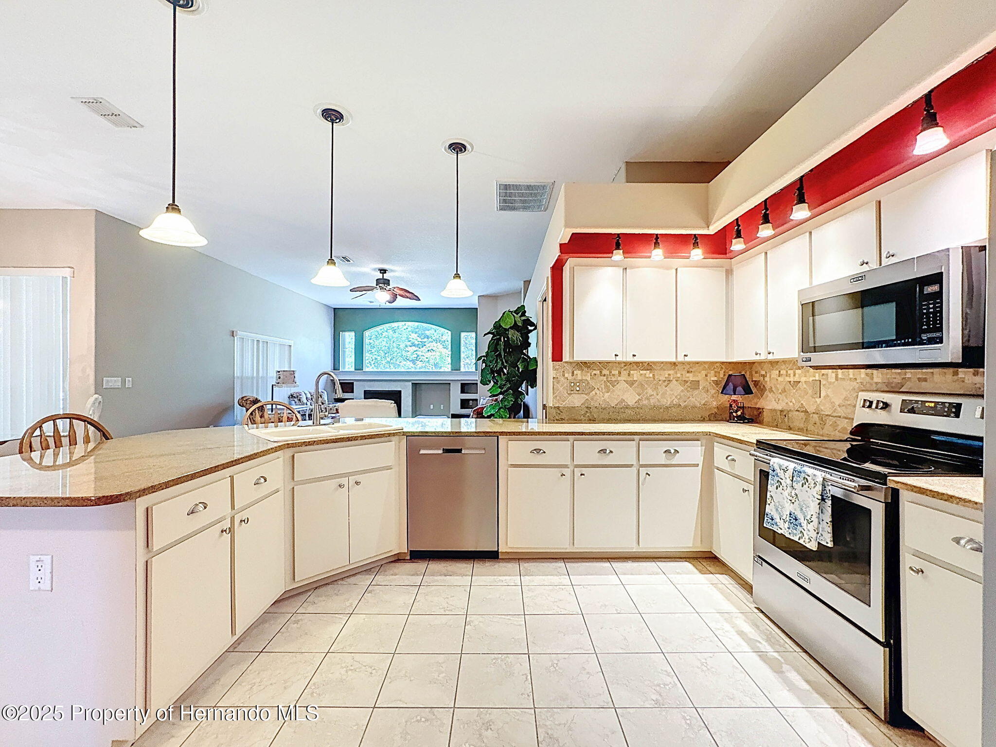 11053 Frigate Bird Avenue, Weeki Wachee, Florida image 9
