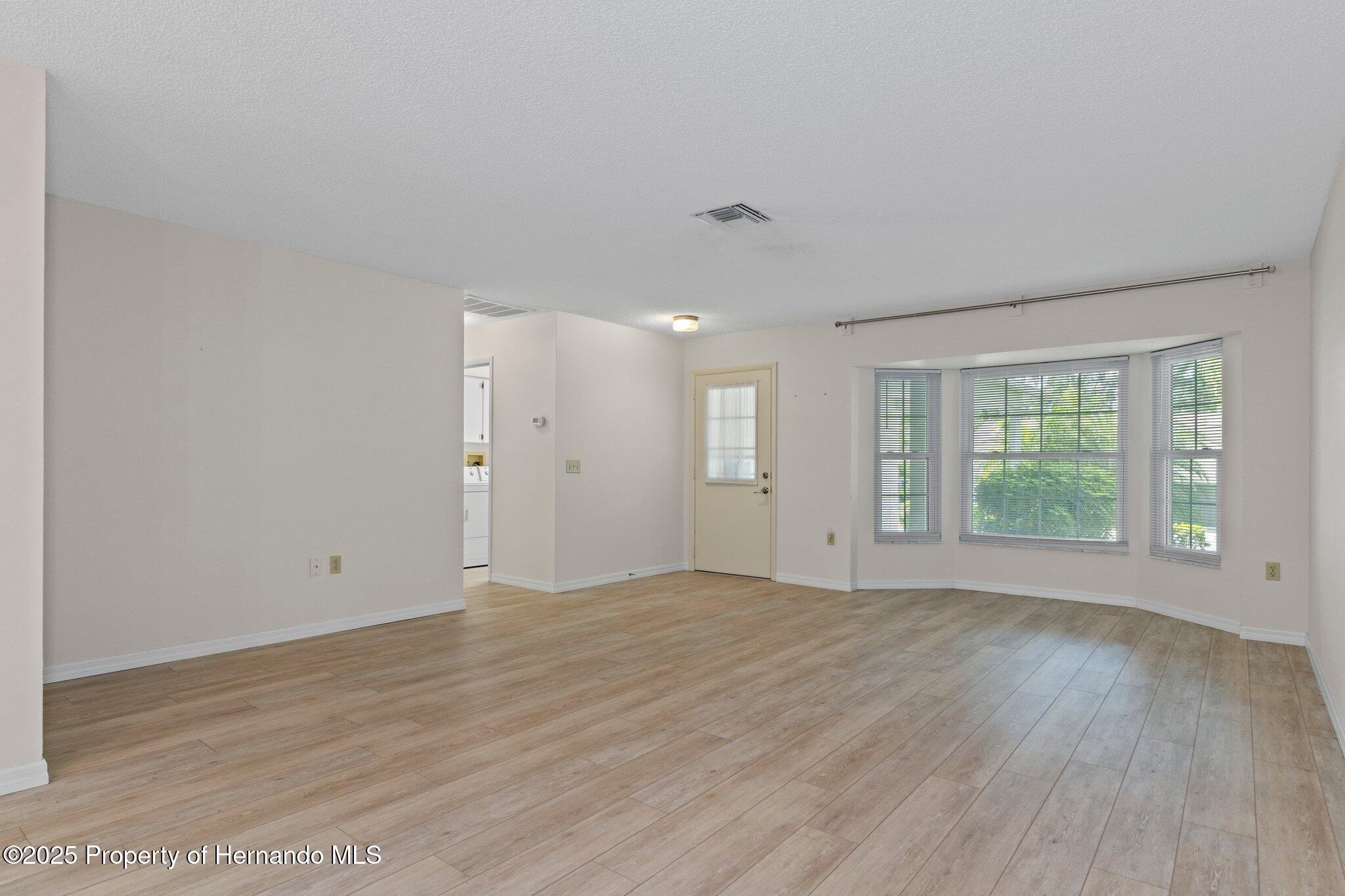 2692 Royal Ridge Drive, Spring Hill, Florida image 9