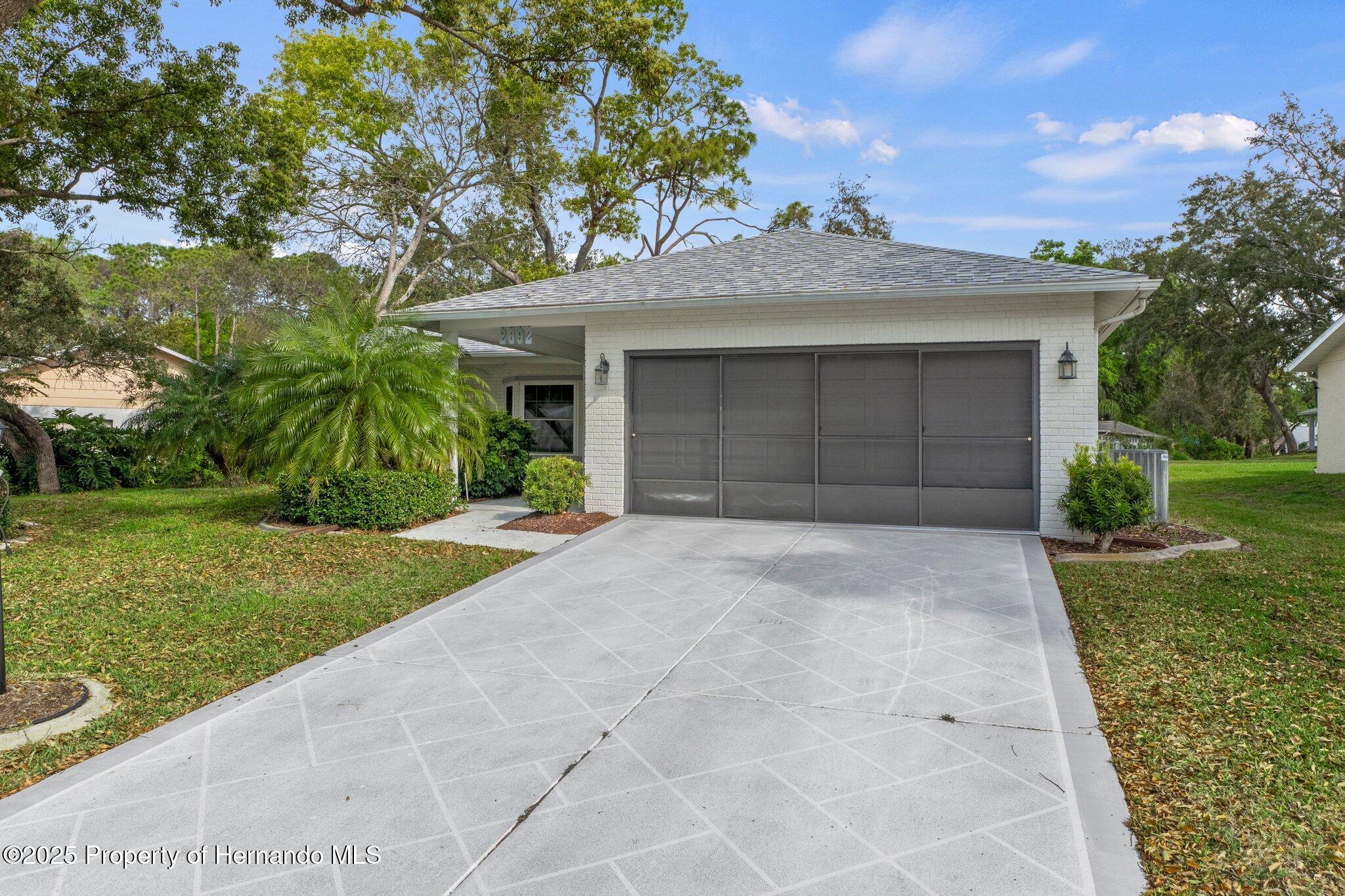 2692 Royal Ridge Drive, Spring Hill, Florida image 2