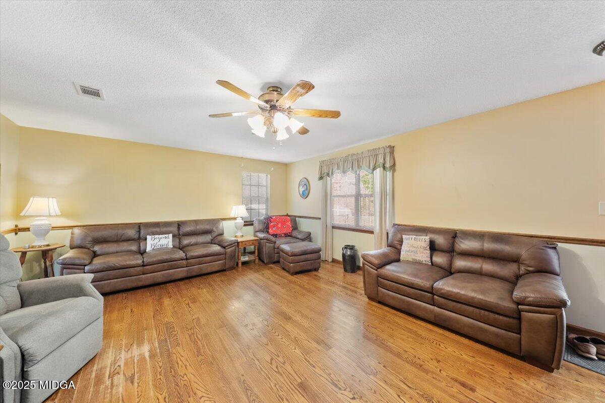 1461 Old Highway 341 W