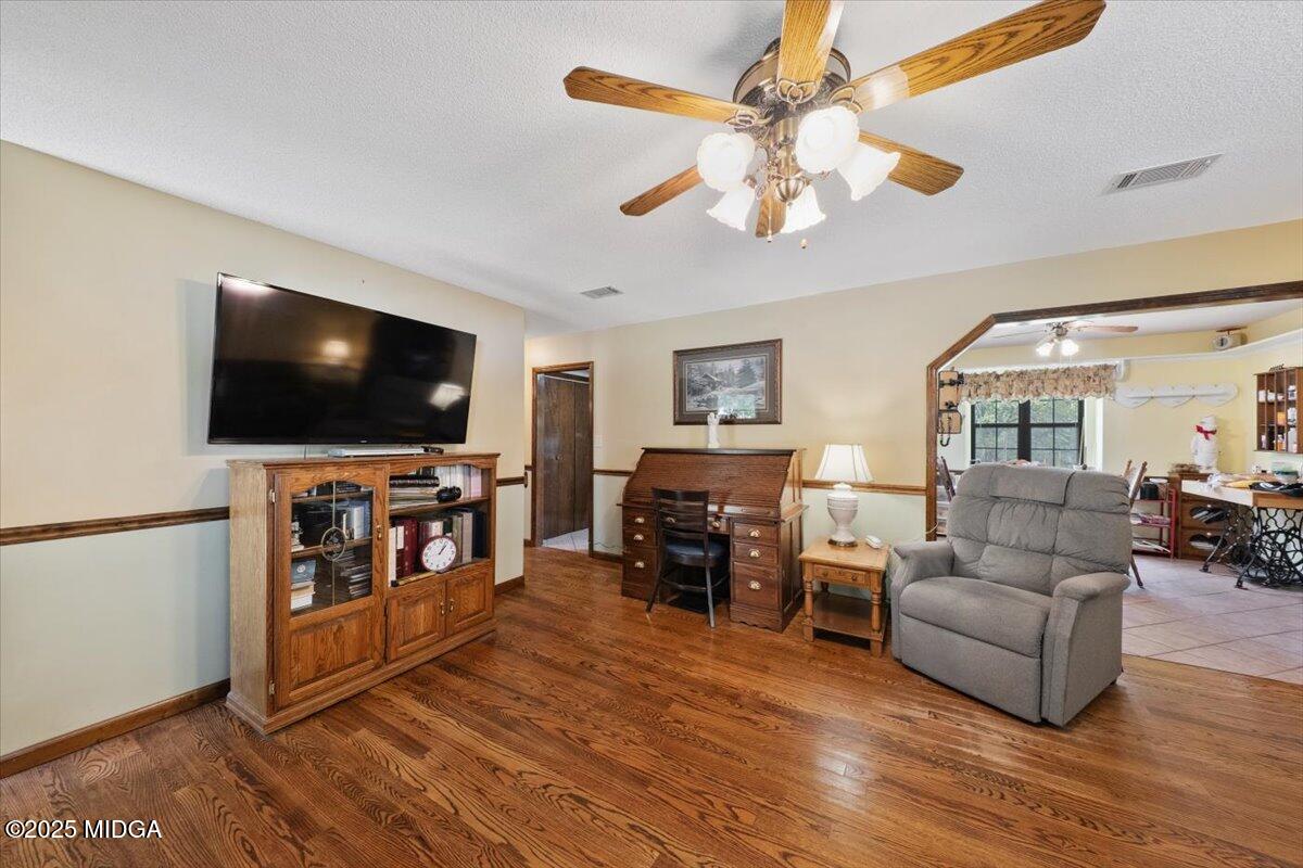1461 Old Highway 341 W