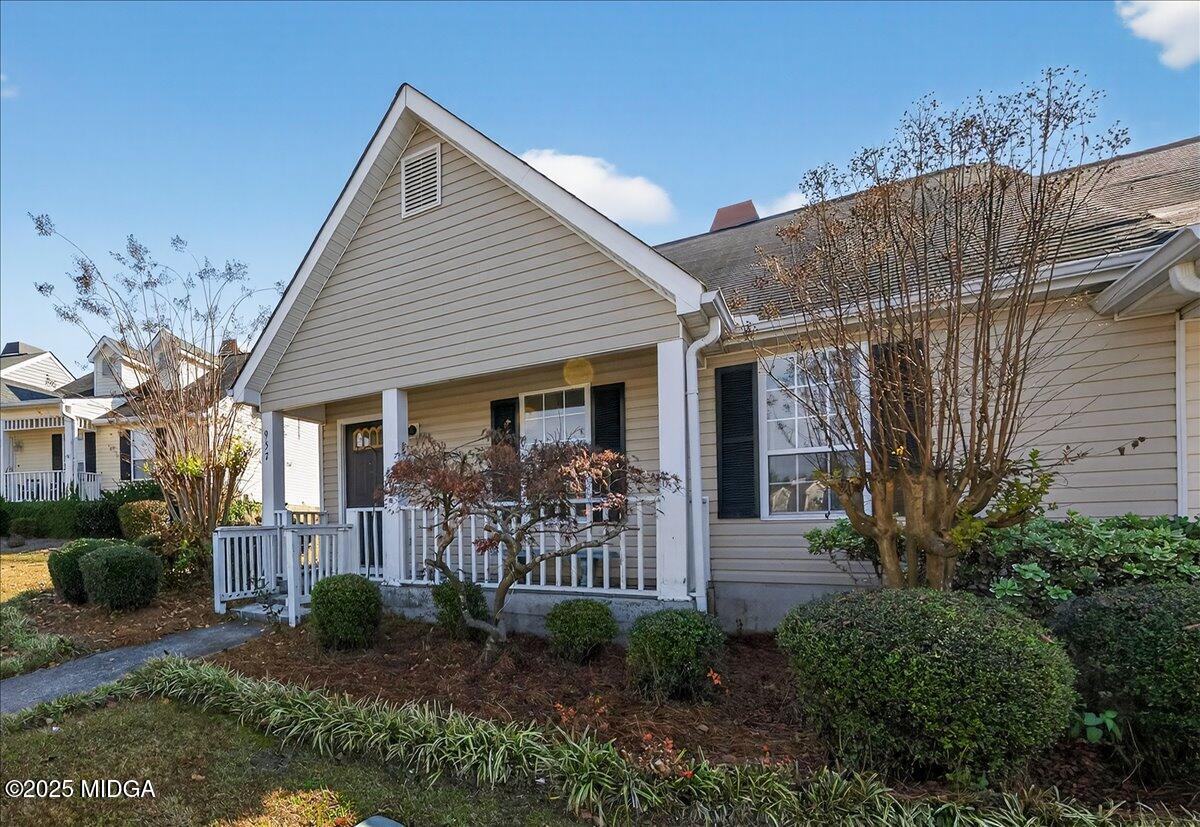 957 Laurel Oak Court