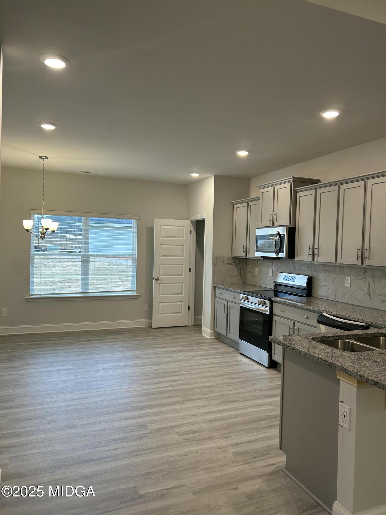 1302 Barrington Pl Cove