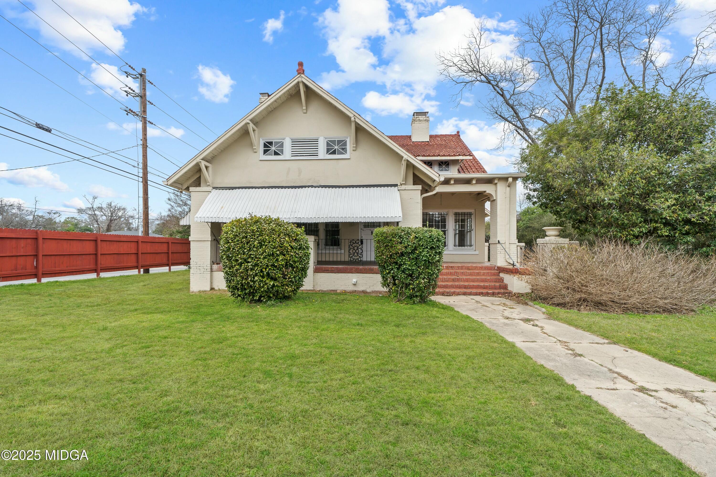 2585 Napier Avenue