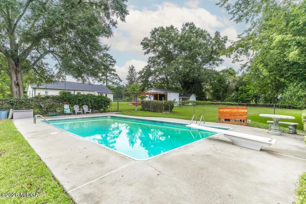 7498 Columbus Road