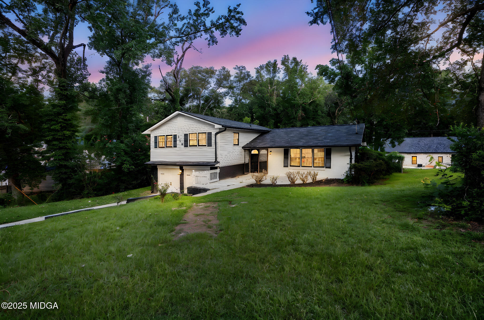 113 Colonial Road