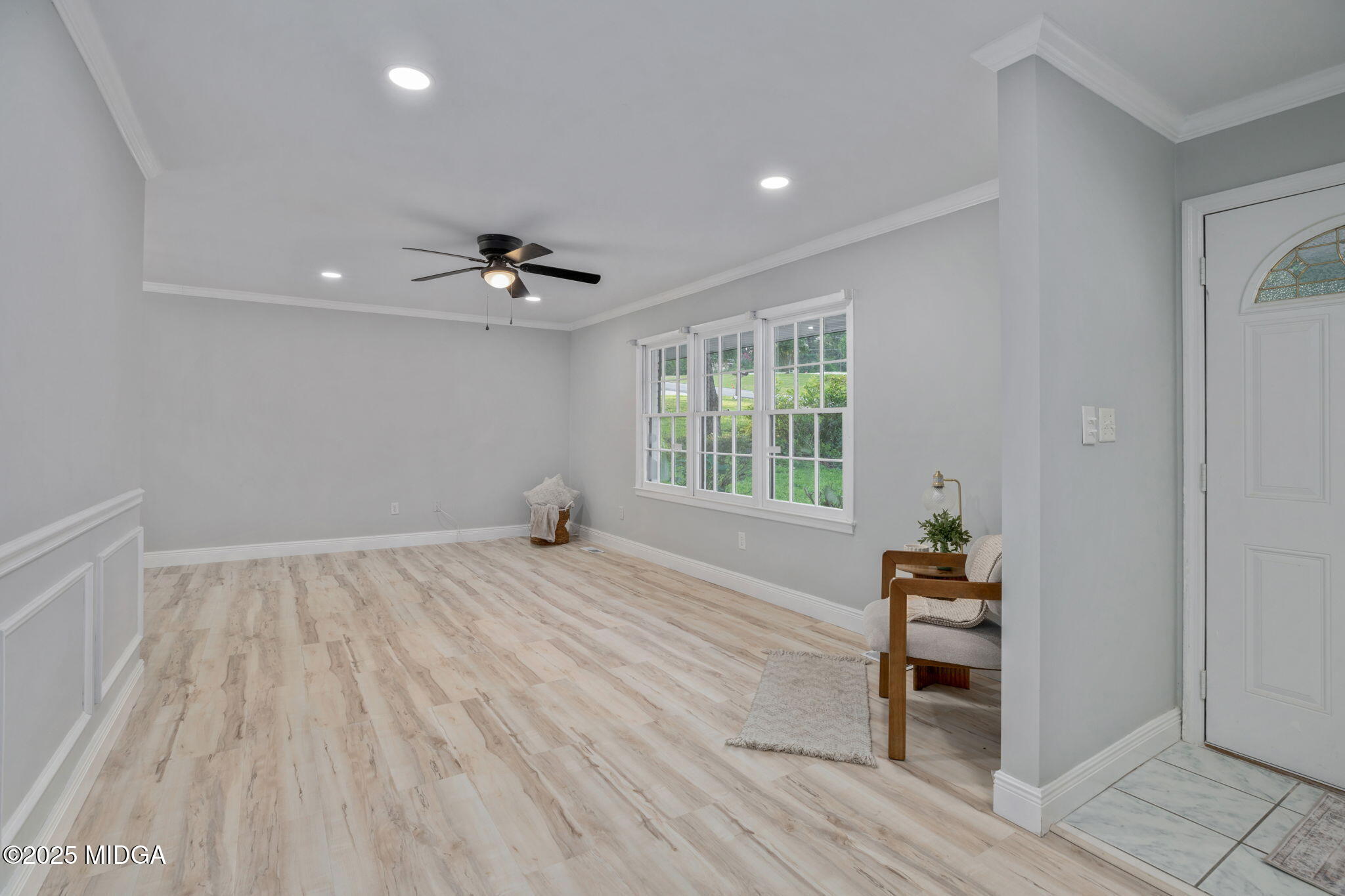 113 Colonial Road
