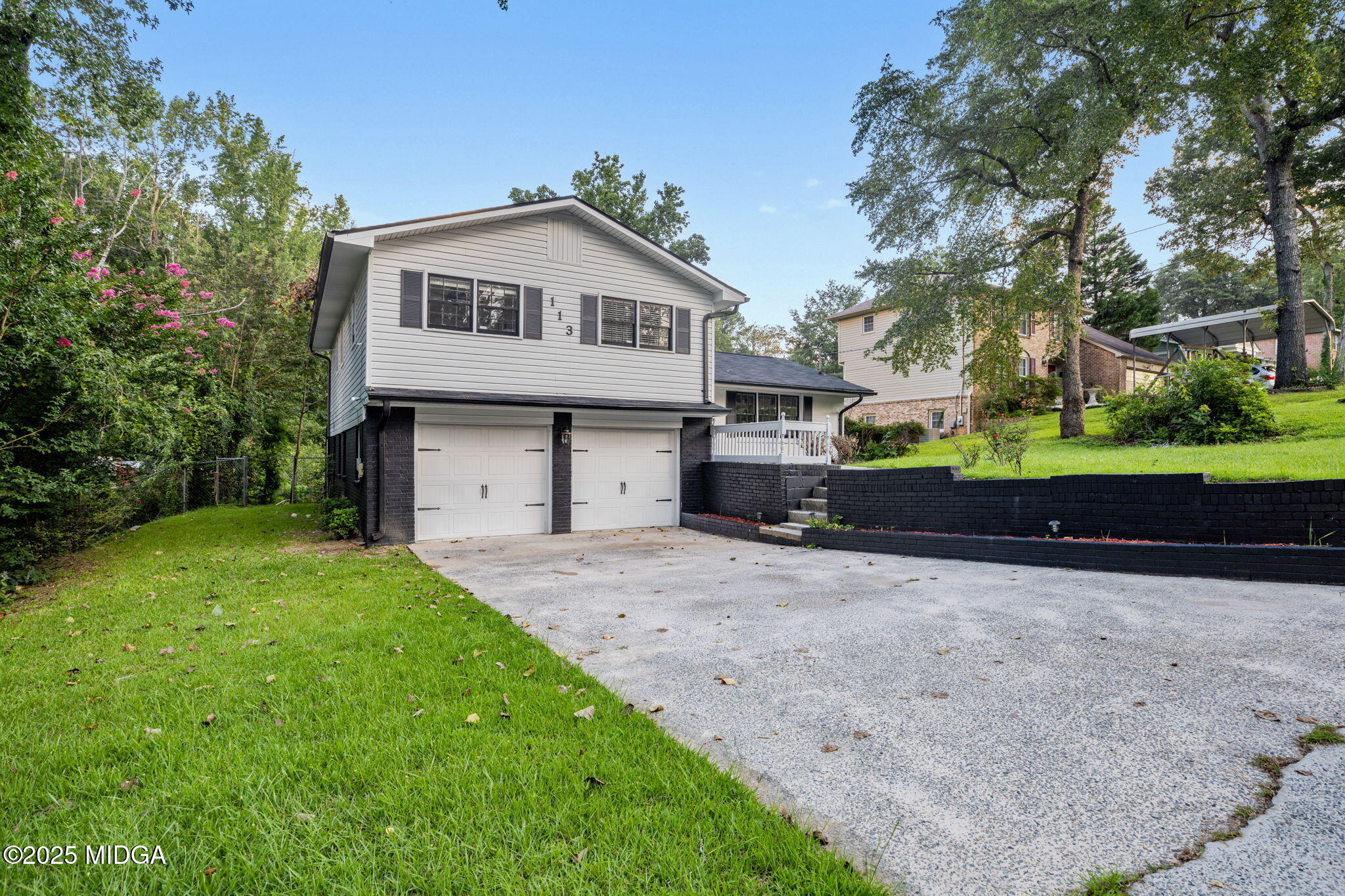 113 Colonial Road