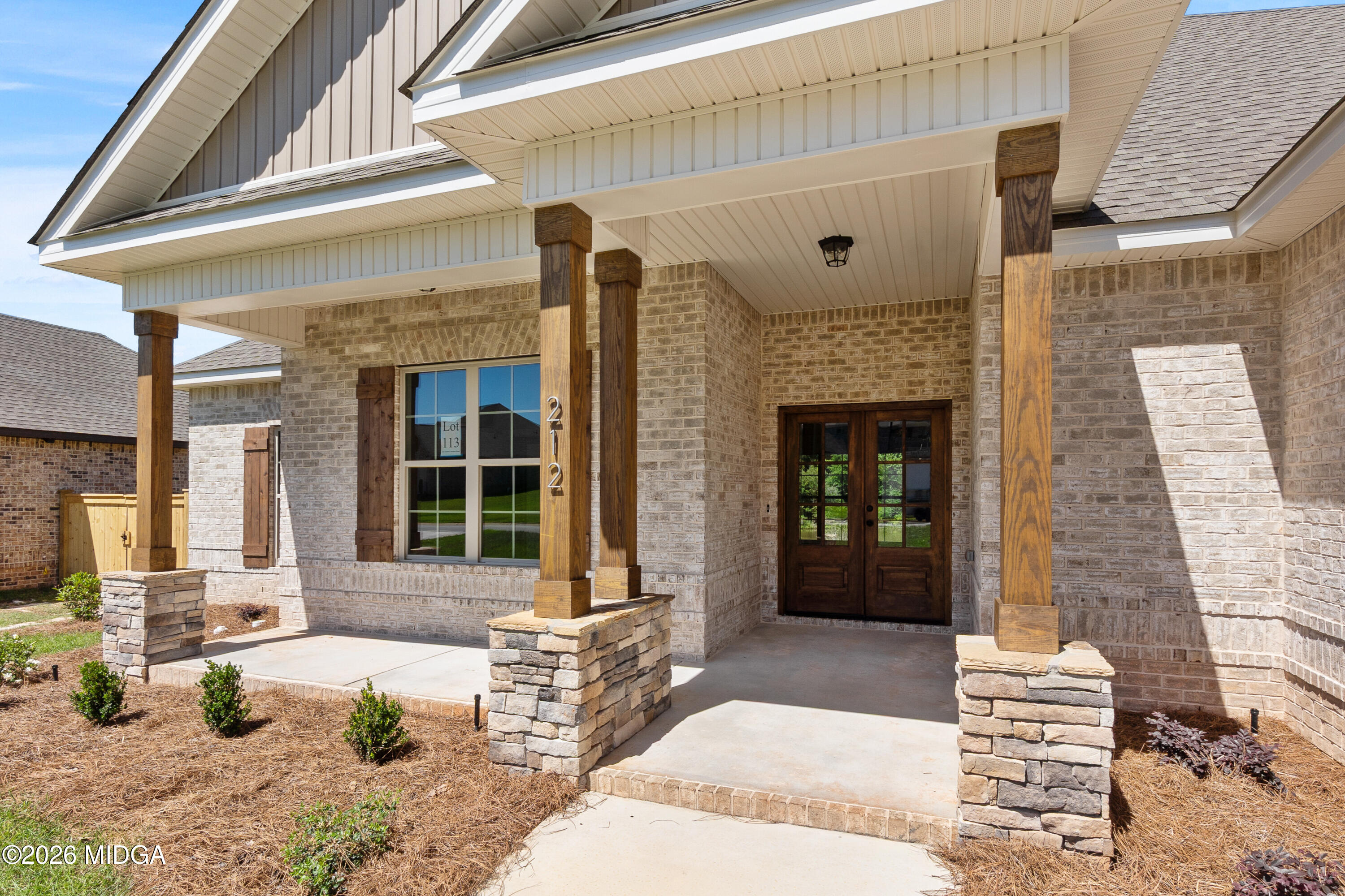 212 Golden Chestnut Bend